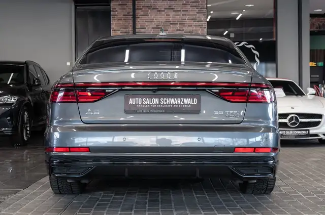 Audi A8 view 9