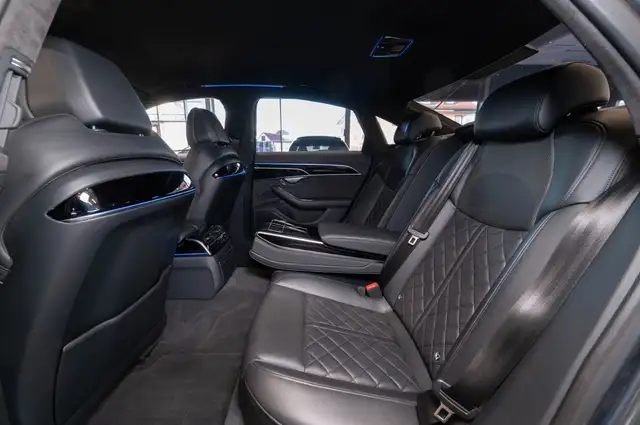 Audi A8 view 13