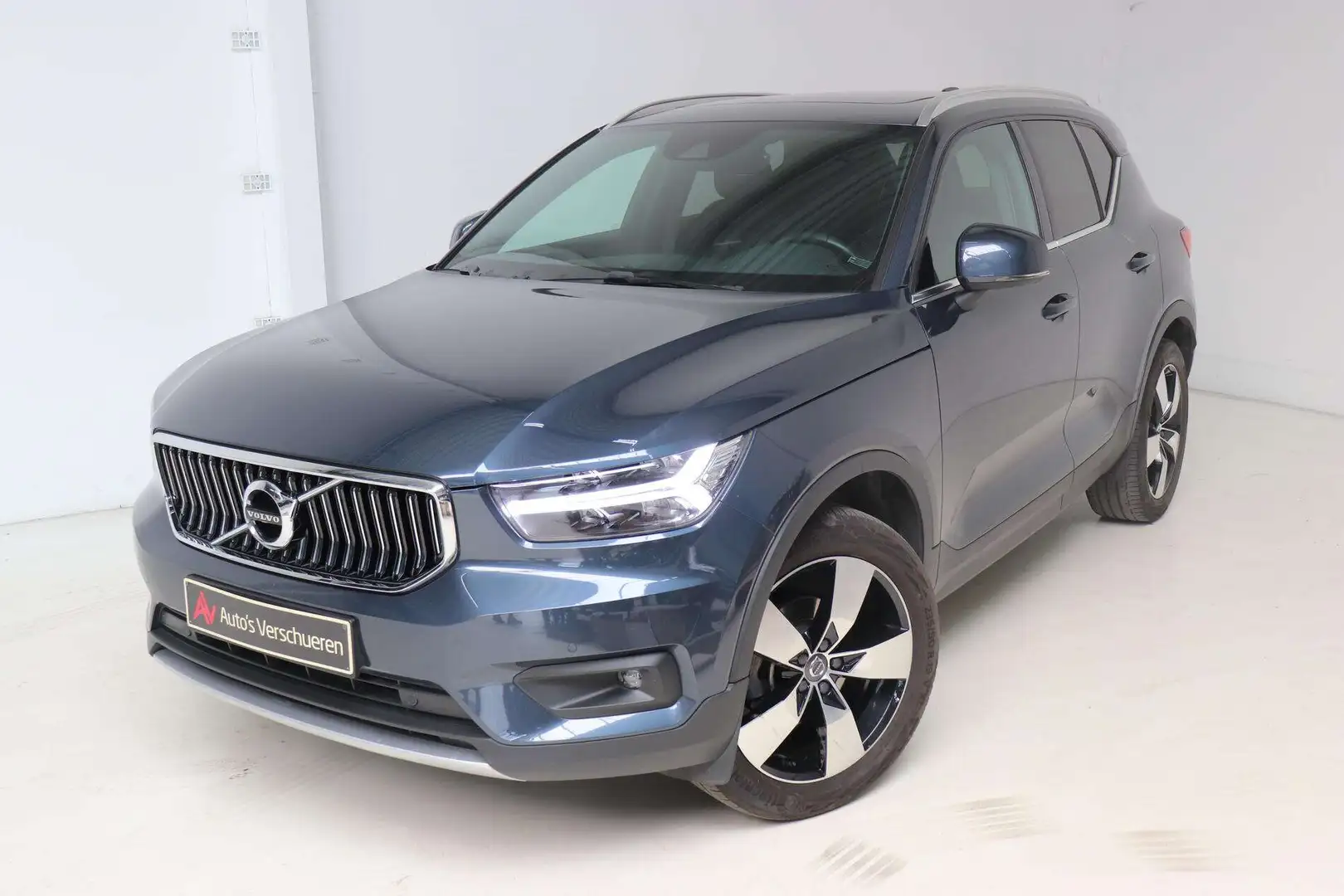 Volvo XC40 T3 Inscription ** Harman  Pano  Leder Blauw - 2