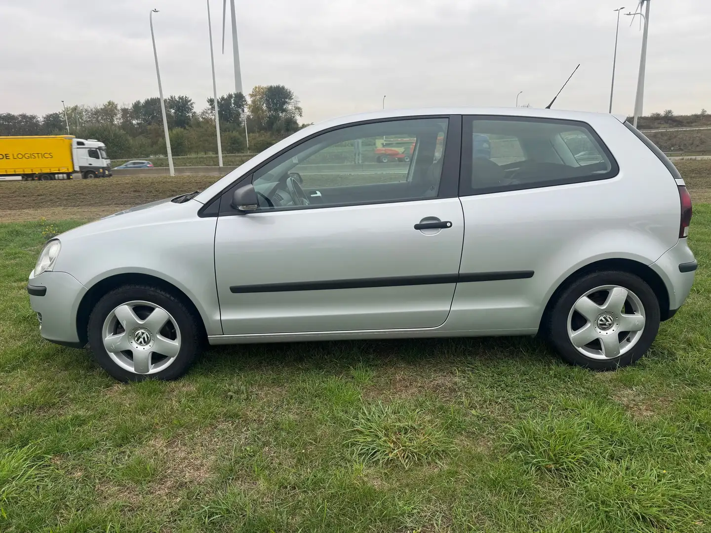 Volkswagen Polo 1.2i / Garantie 12m. Zilver - 2