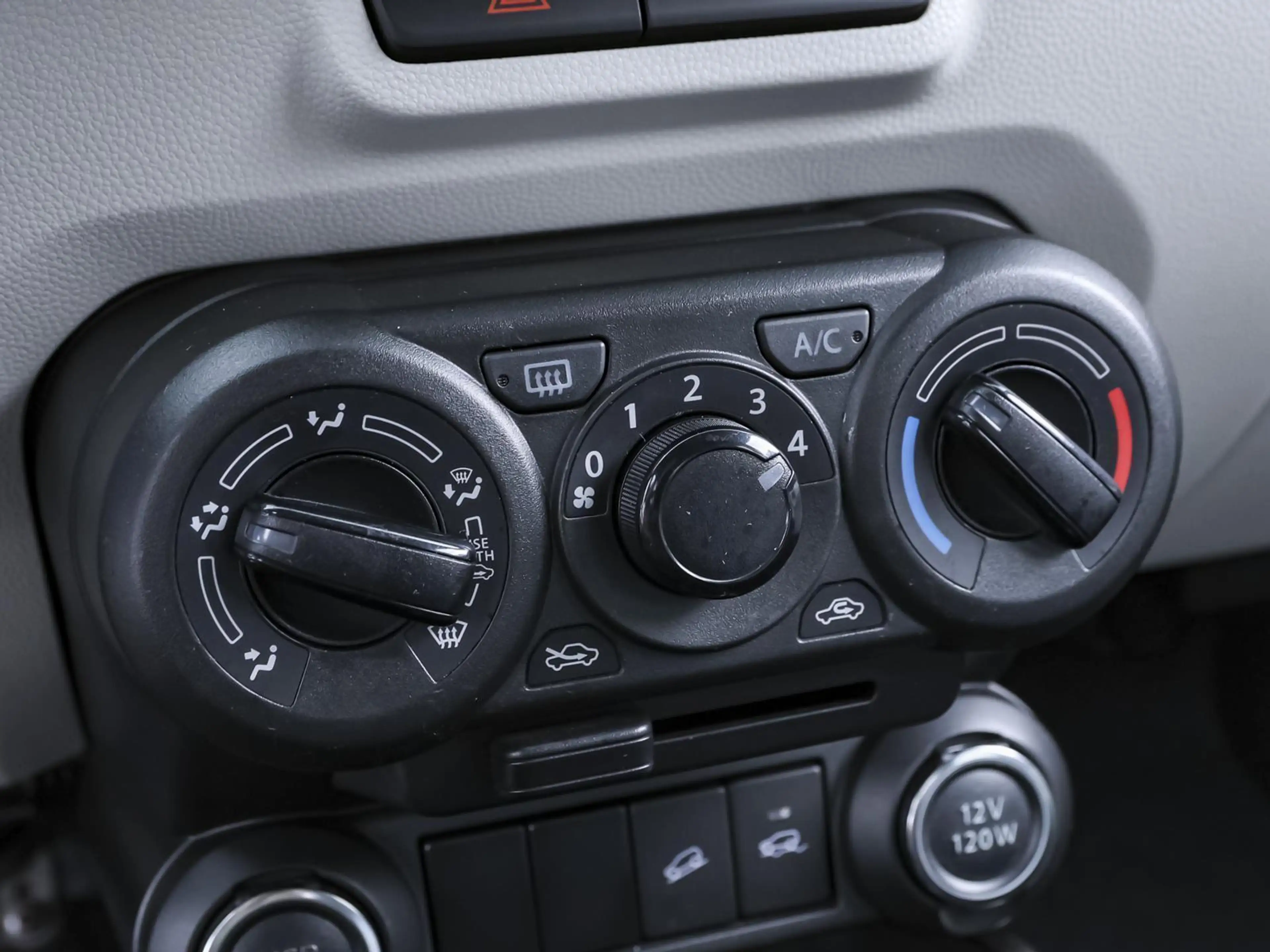 Suzuki Ignis Hybrid 1.2 AllGrip KLIMA BT ZV SERVO USB eFH — photo 10