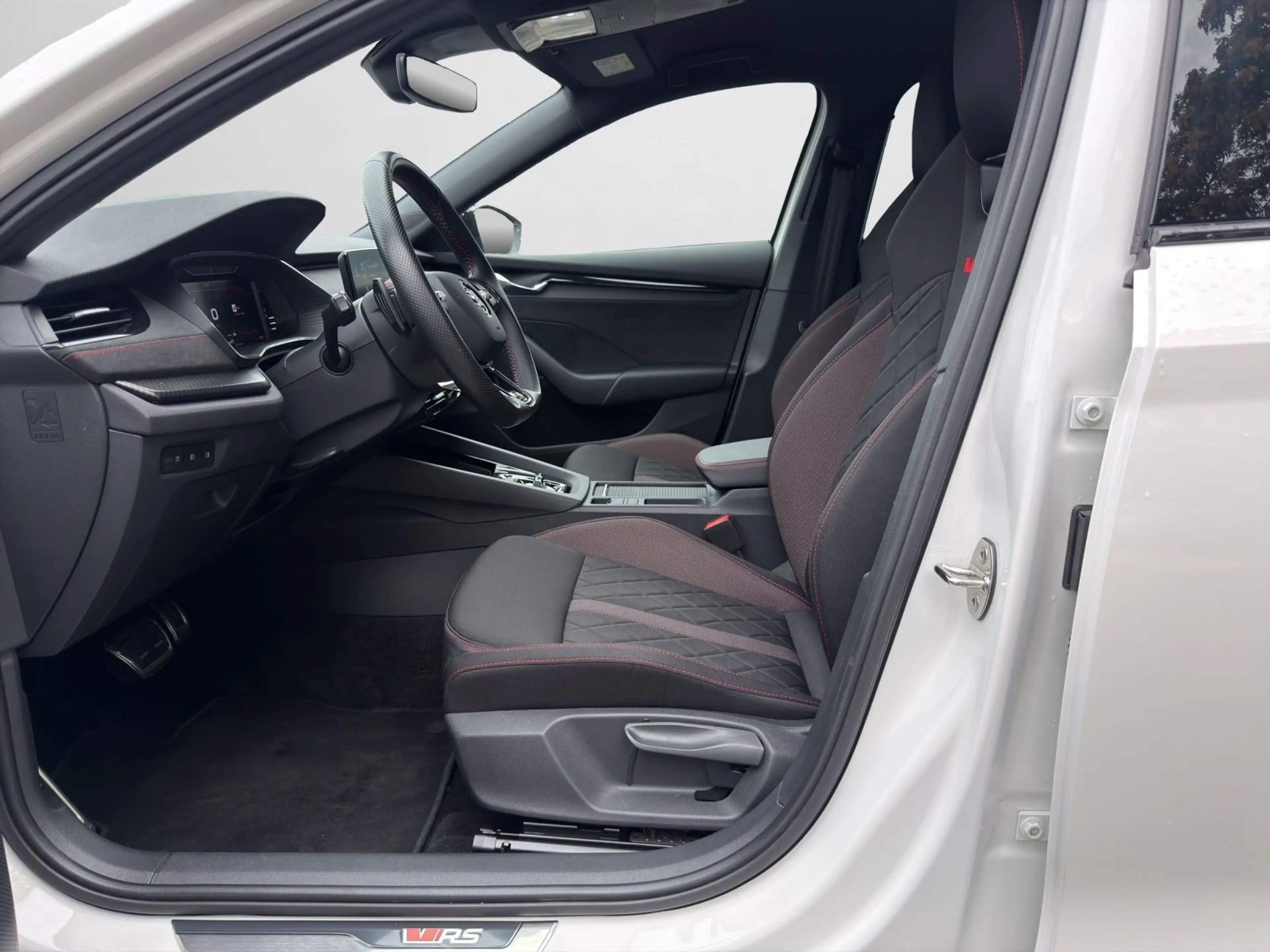 Skoda Octavia IV Combi RS 2.0 TDI DSG MATRIX 360° SHZ — photo 12