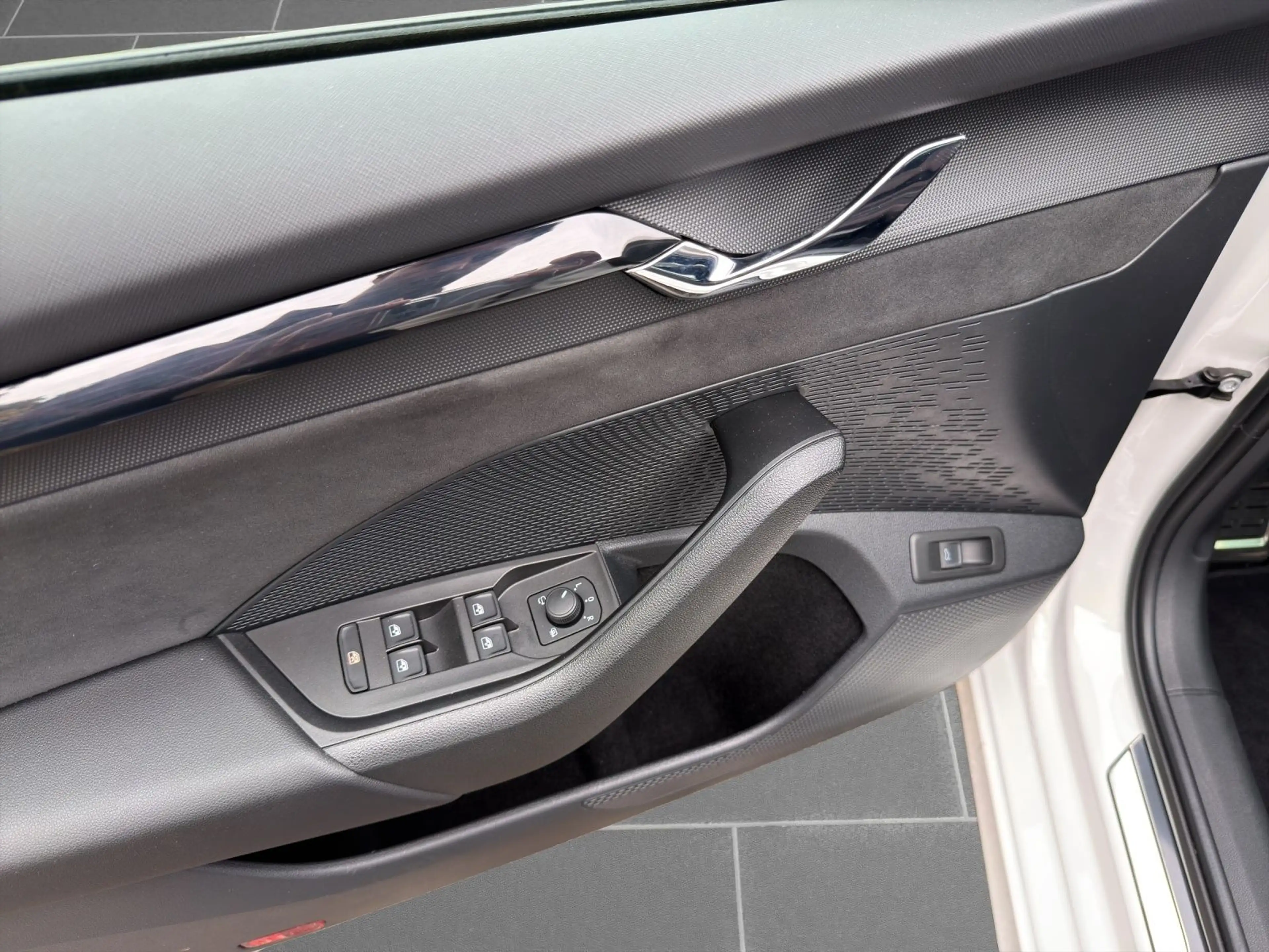 Skoda Octavia IV Combi RS 2.0 TDI DSG MATRIX 360° SHZ — photo 13