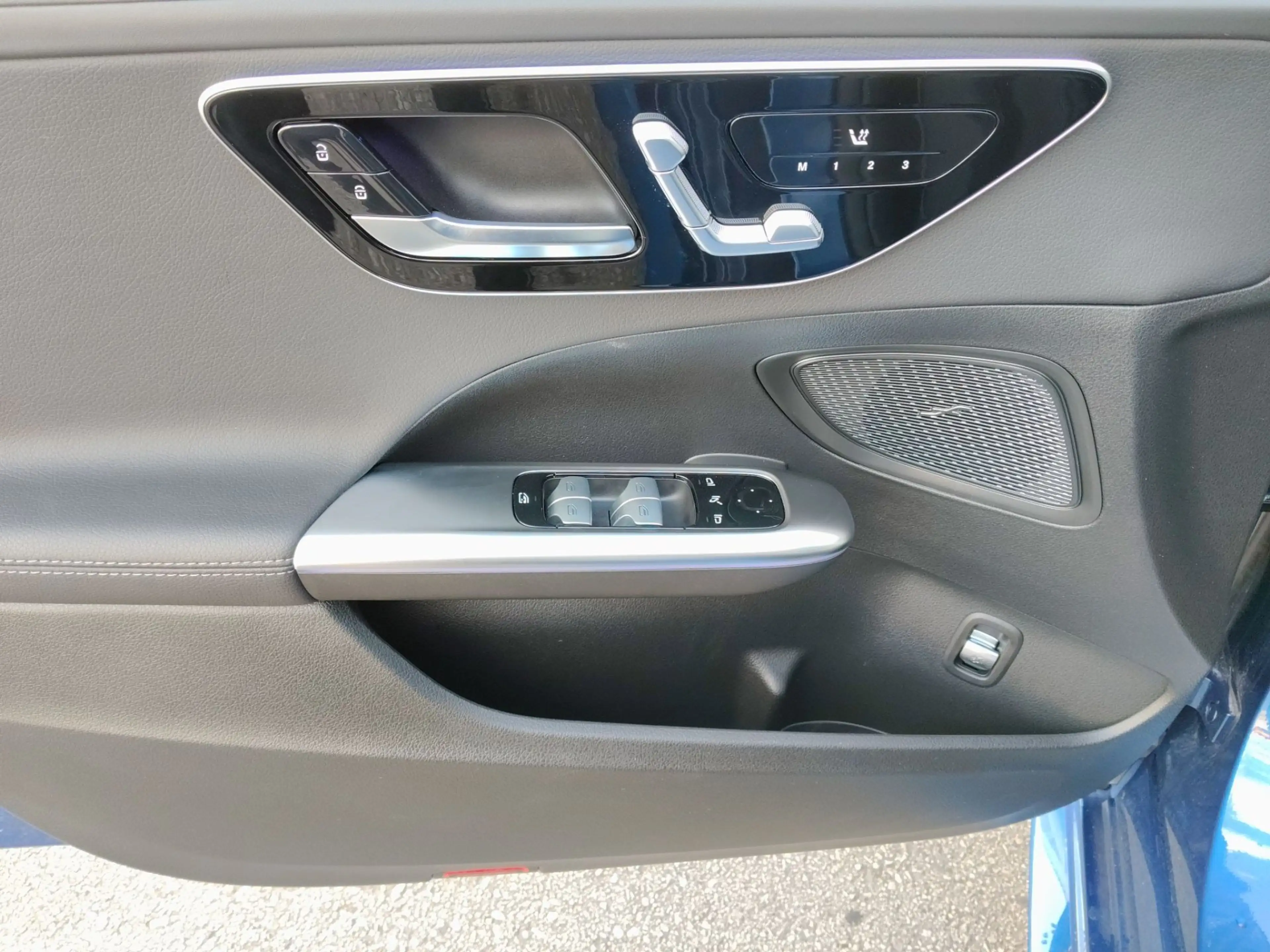 Mercedes-Benz C 180 AMG-Line Night — photo 15