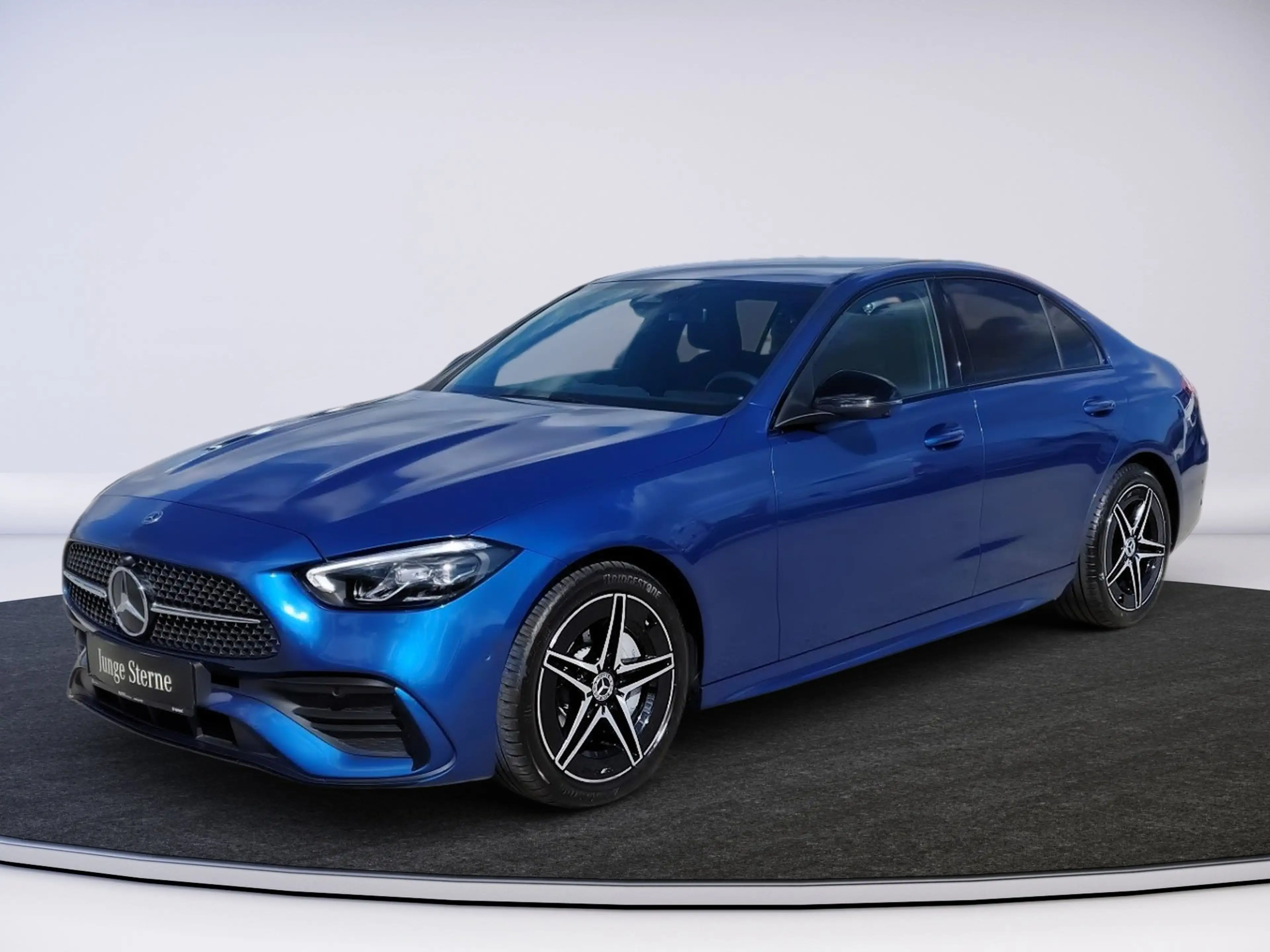 Mercedes-Benz C 180 AMG-Line Night — photo 2