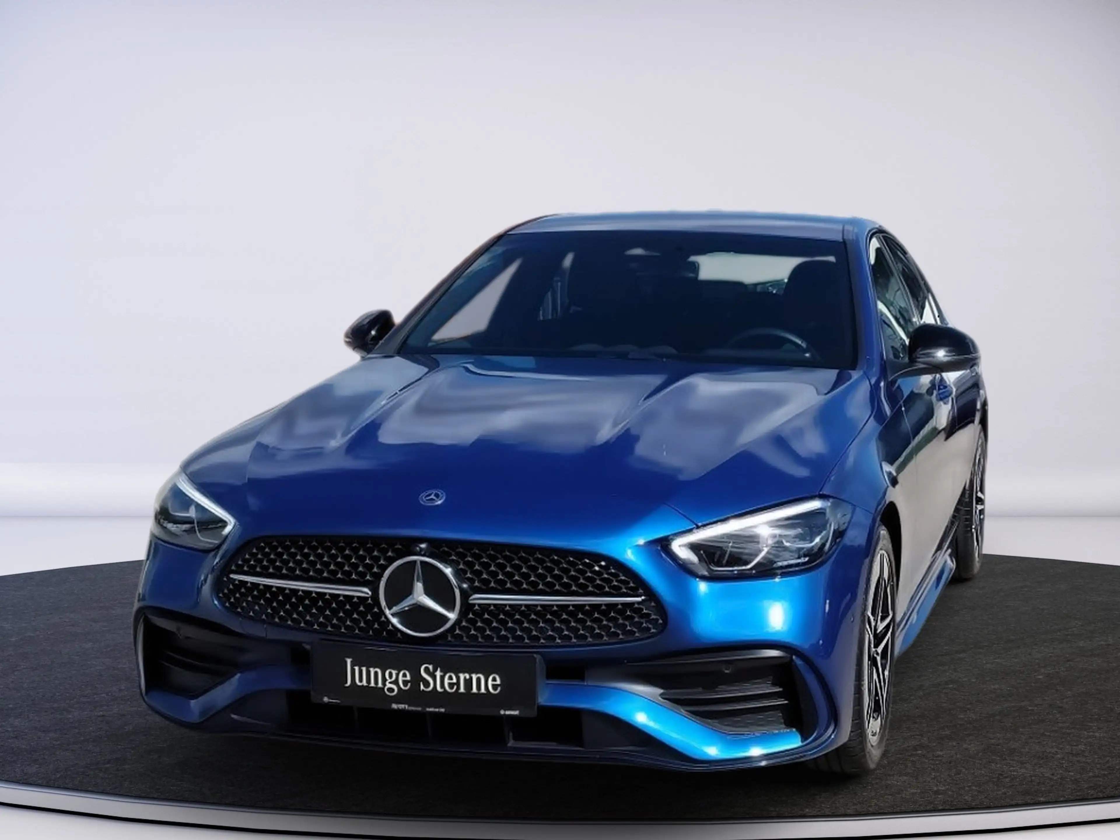 Mercedes-Benz C 180 AMG-Line Night — photo 3