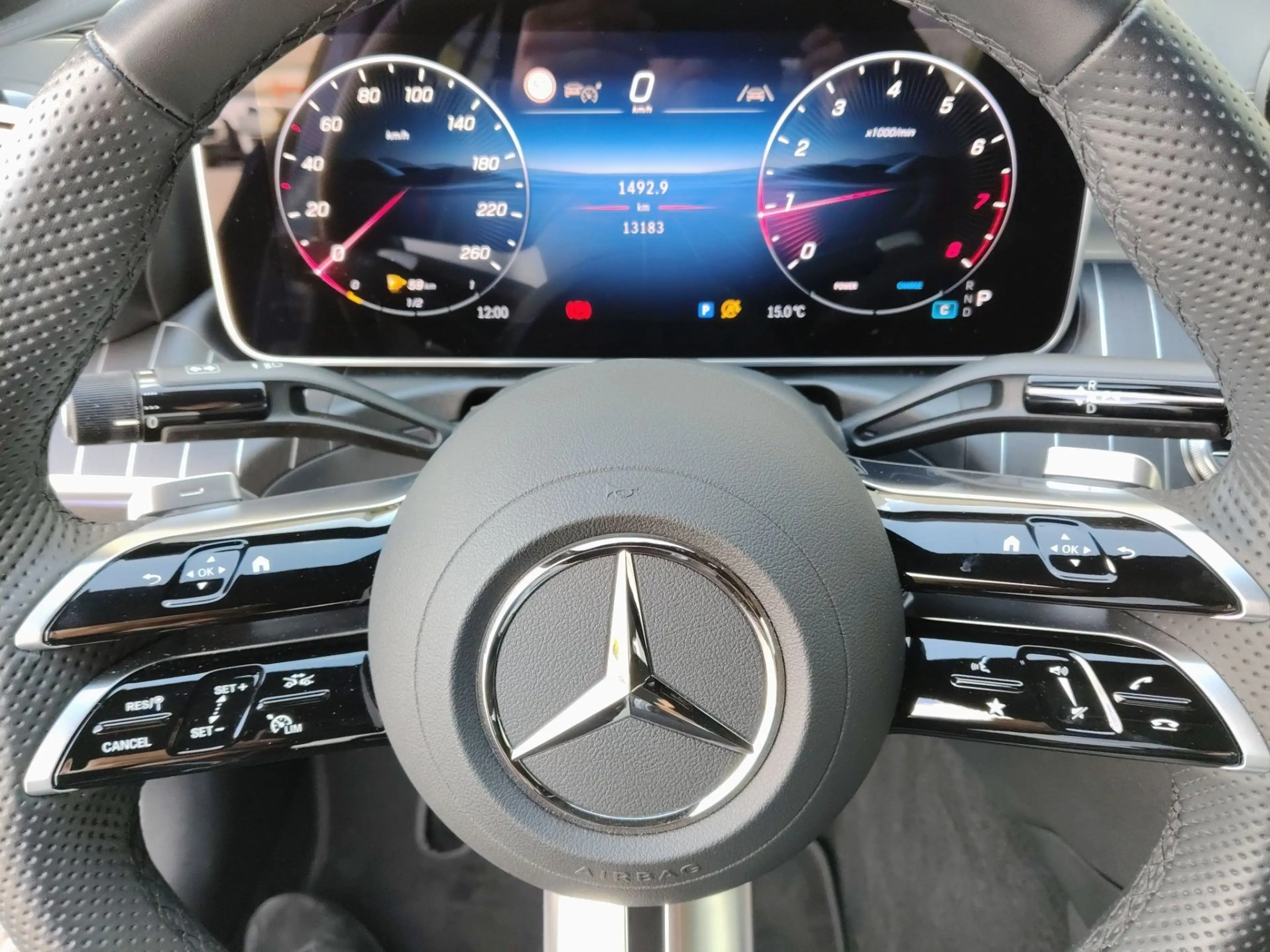 Mercedes-Benz C 180 AMG-Line Night — photo 11