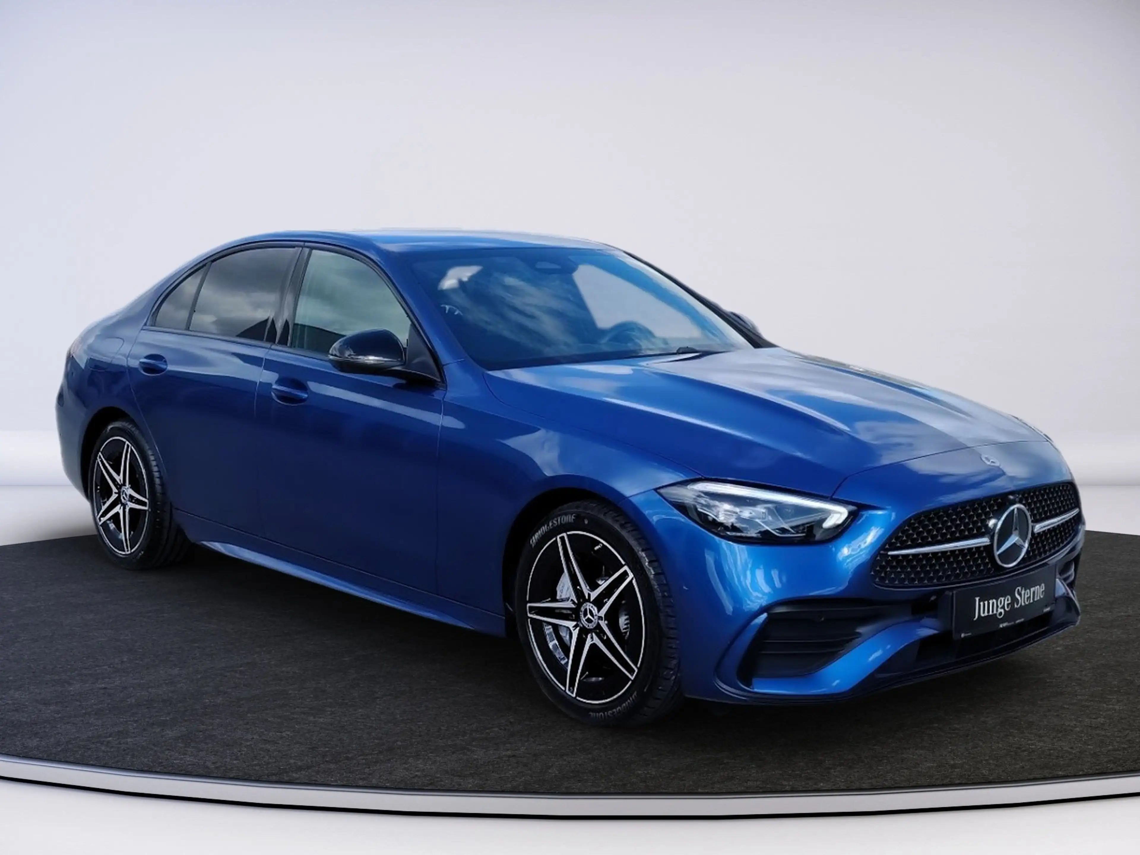 Mercedes-Benz C 180 AMG-Line Night — photo 7