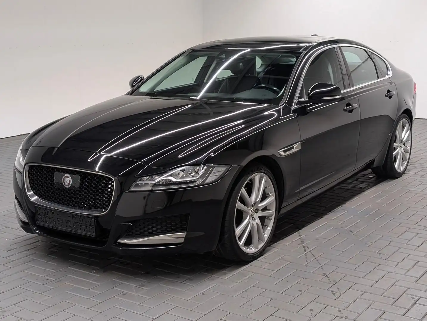 Jaguar XF Prestige Für Gewerbe, Ex-/Import Noir - 1