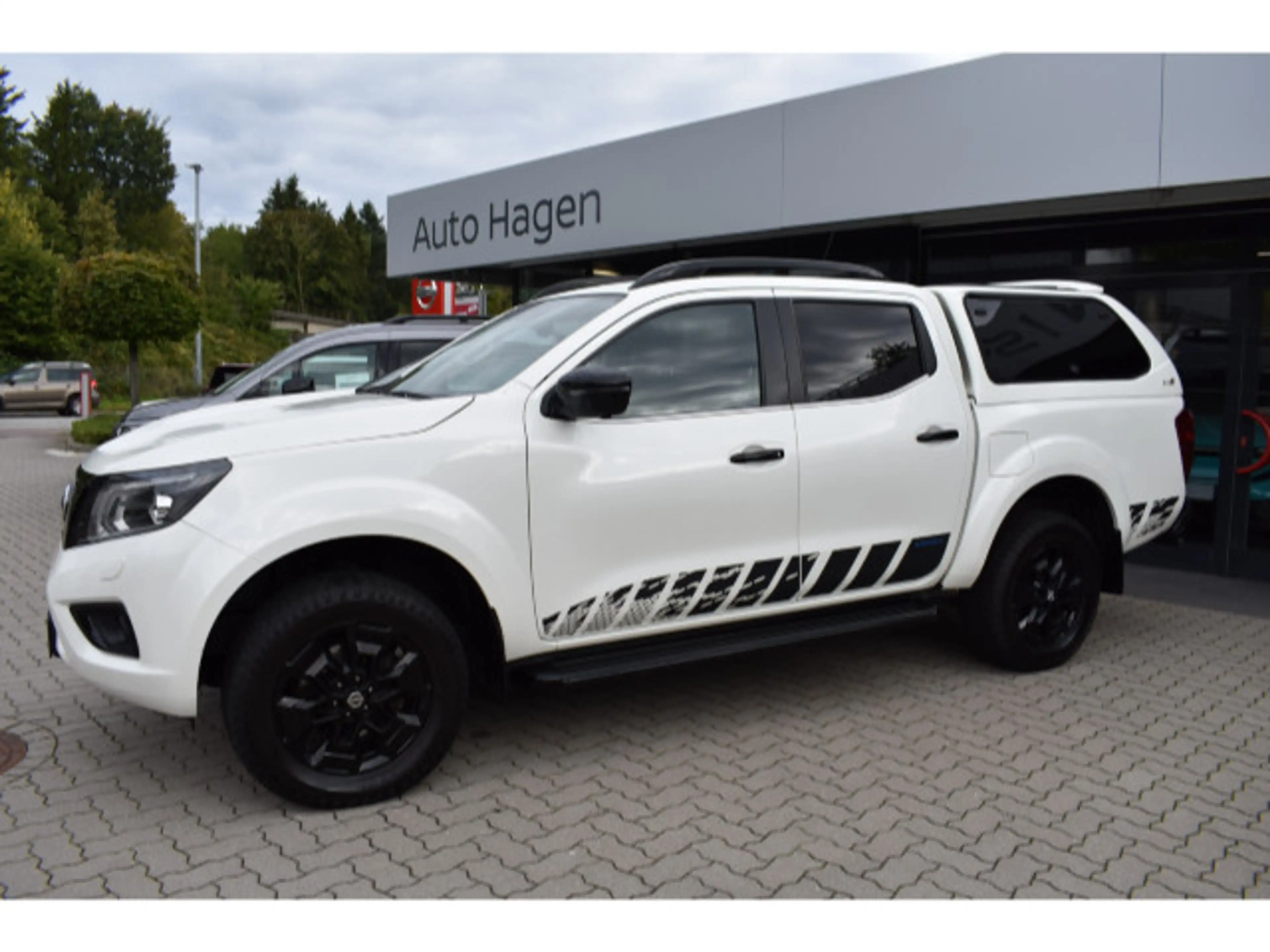 Nissan Navara NP300 N-Guard Double Cab 4x4-Allrad Autom — photo 4