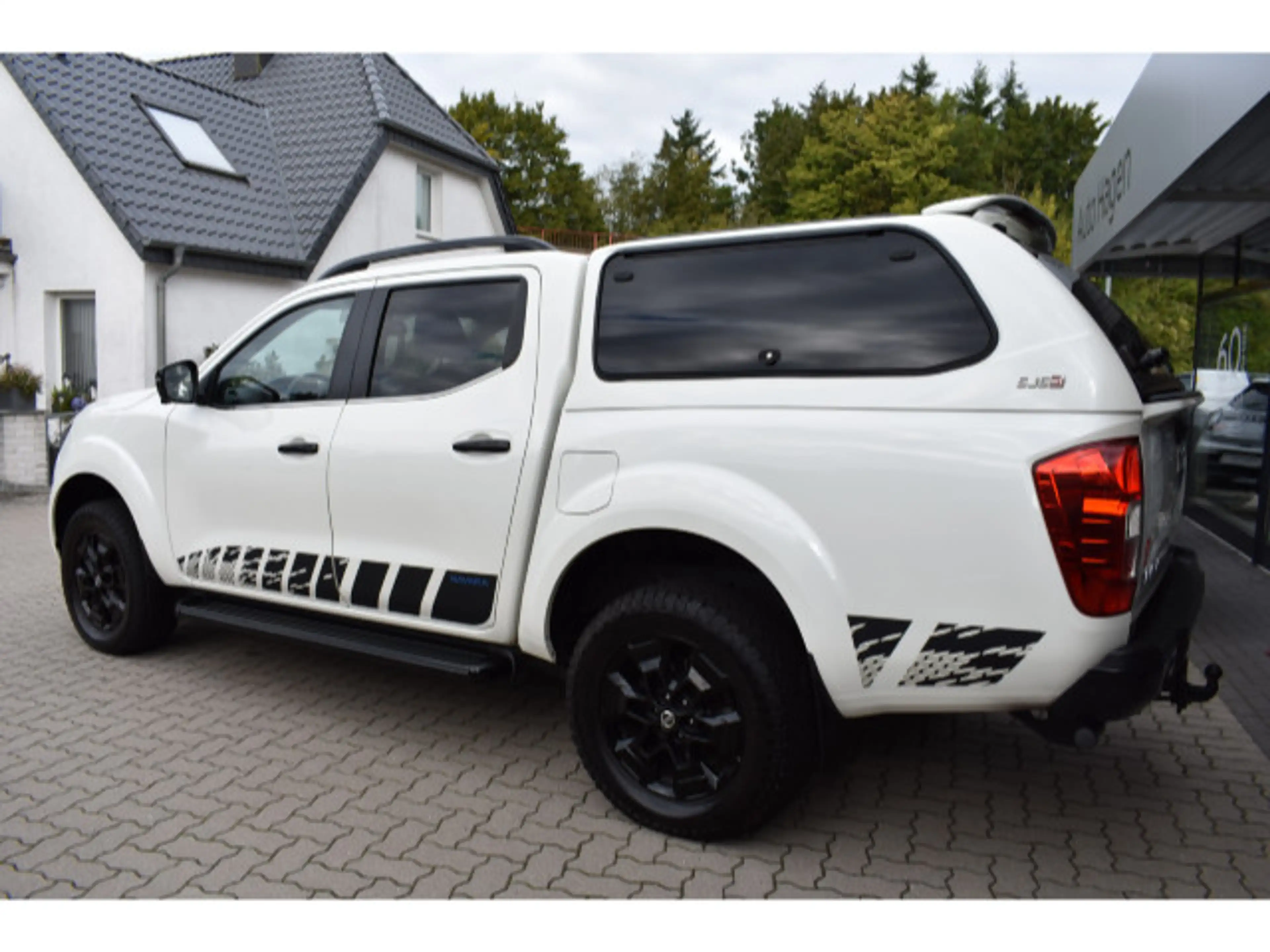 Nissan Navara NP300 N-Guard Double Cab 4x4-Allrad Autom — photo 10