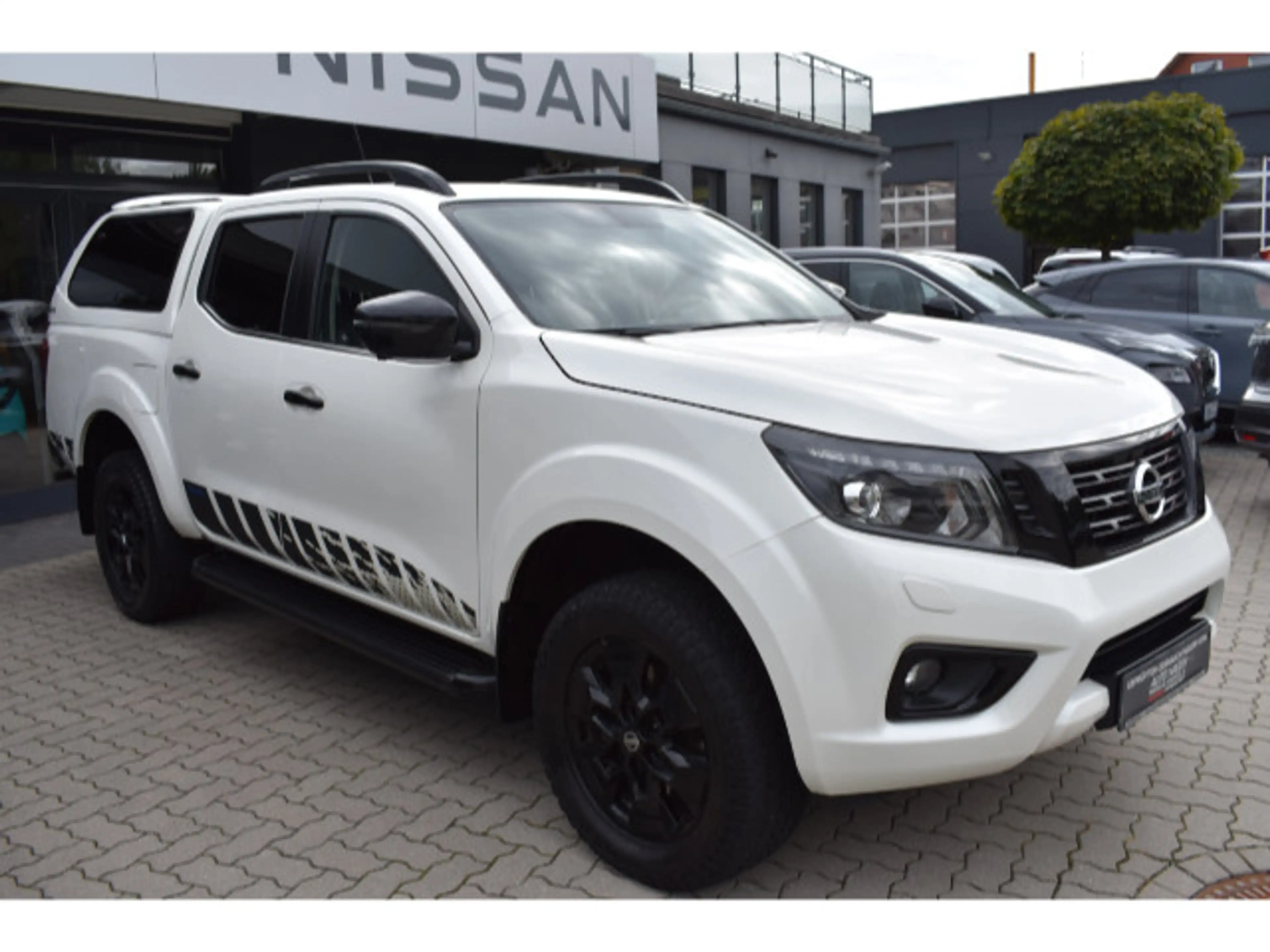 Nissan Navara NP300 N-Guard Double Cab 4x4-Allrad Autom — photo 6