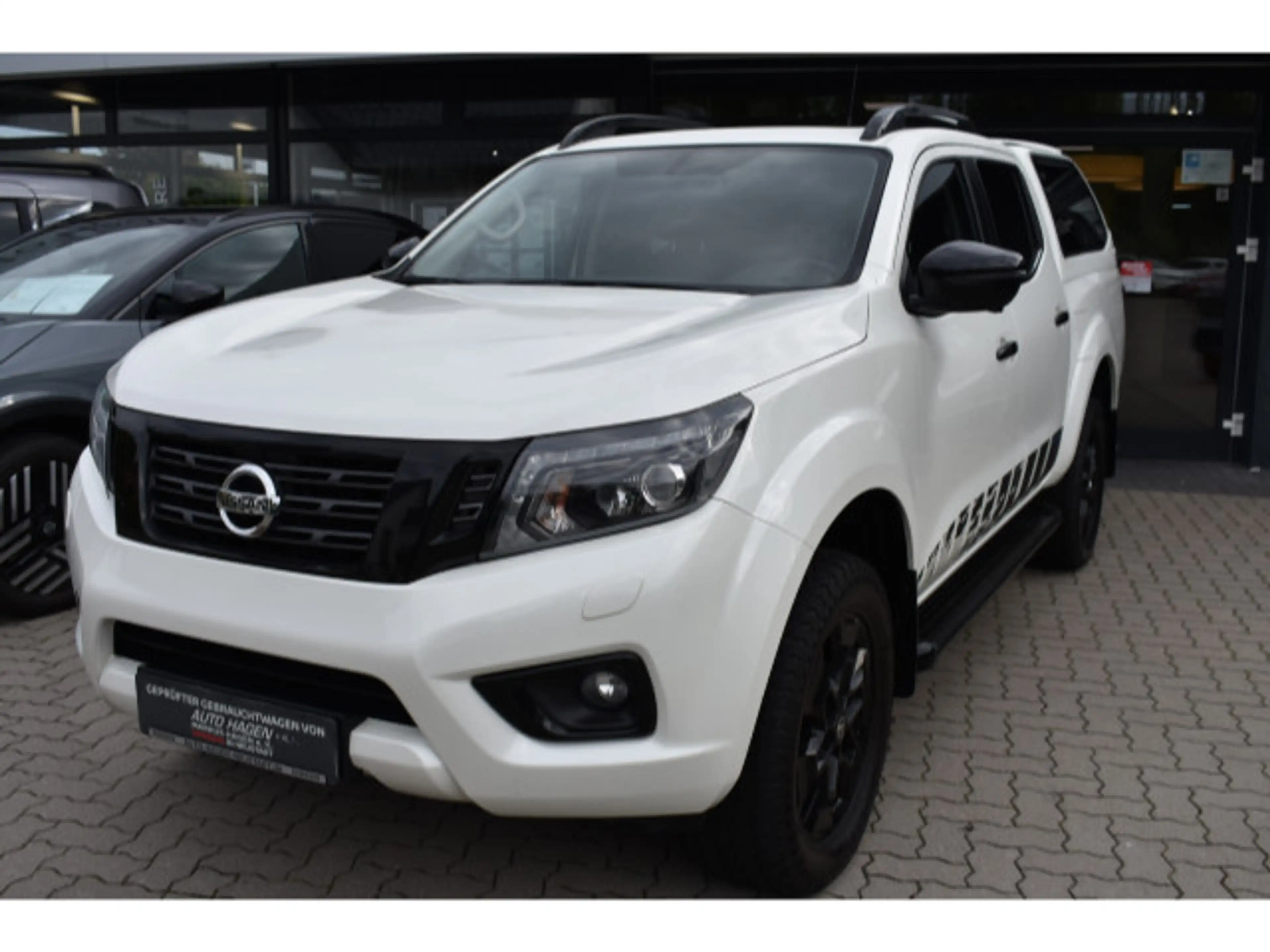 Nissan Navara NP300 N-Guard Double Cab 4x4-Allrad Autom — photo 3
