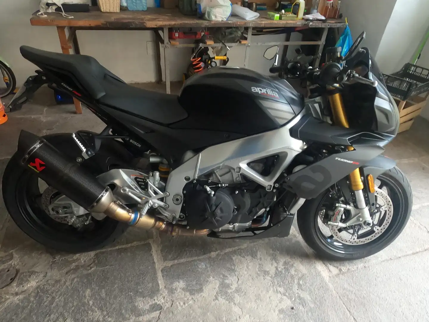 Aprilia Tuono Aprilia Tuono V4 RR Negru - 1