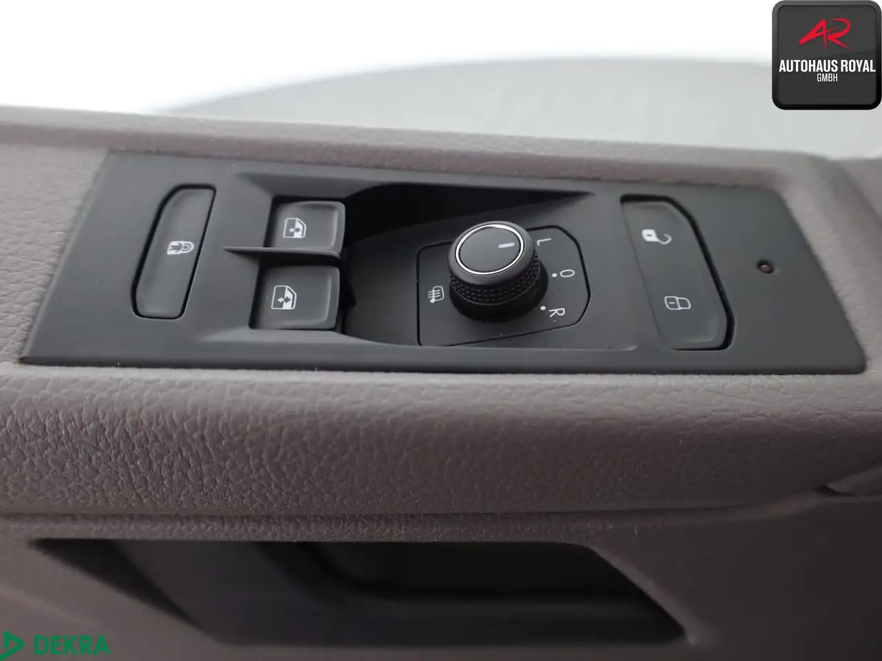 Volkswagen T6 Kombi T6 Kombi T6.1 2.0 TDI 9 SITZE AHK,METALLIC,1.HD 15