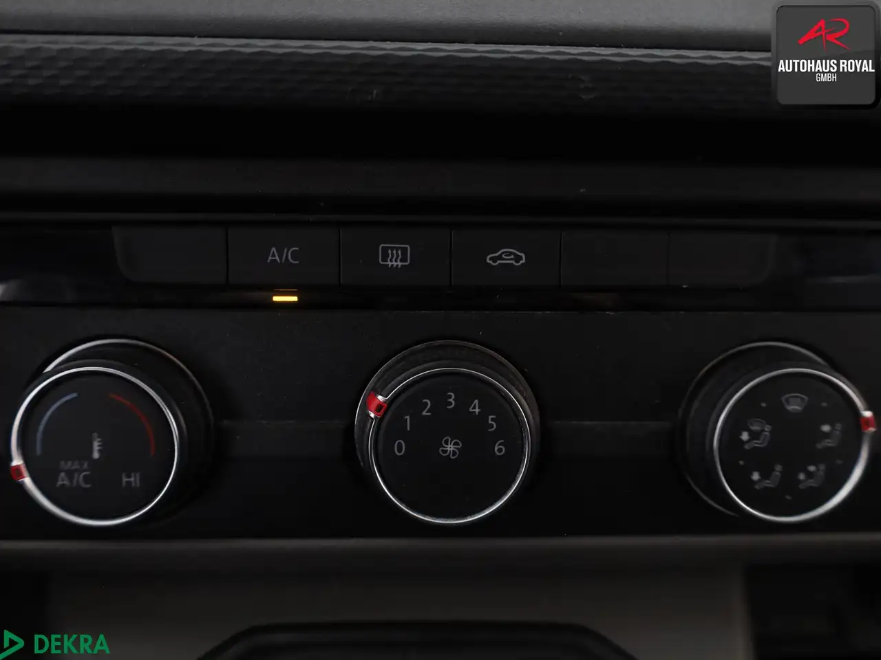 Volkswagen T6 Kombi T6 Kombi T6.1 2.0 TDI 9 SITZE AHK,METALLIC,1.HD 22