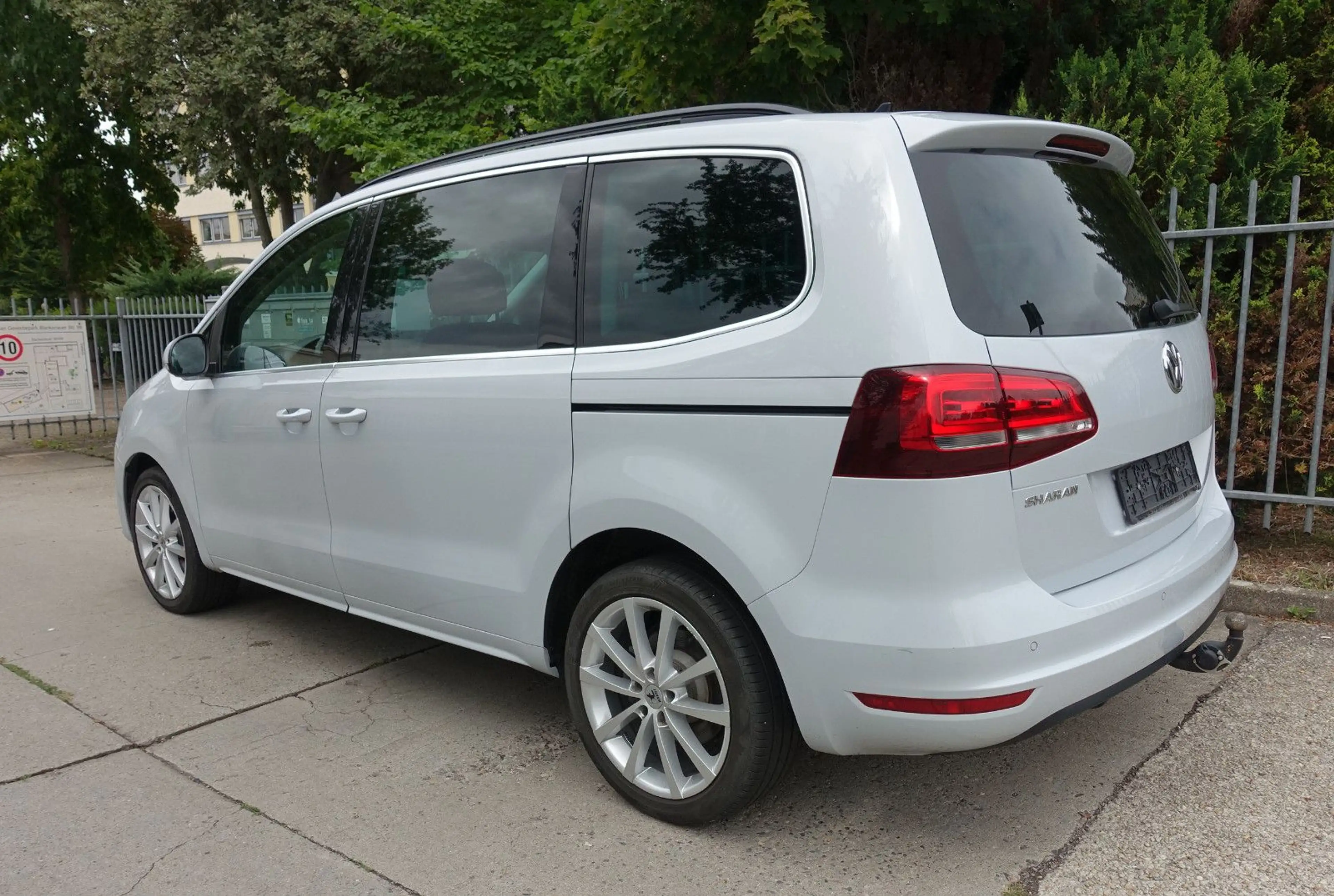 Volkswagen Sharan 1.4 TSI DSG 7-Sitzer*XENON*NAVI*AHK* — photo 5