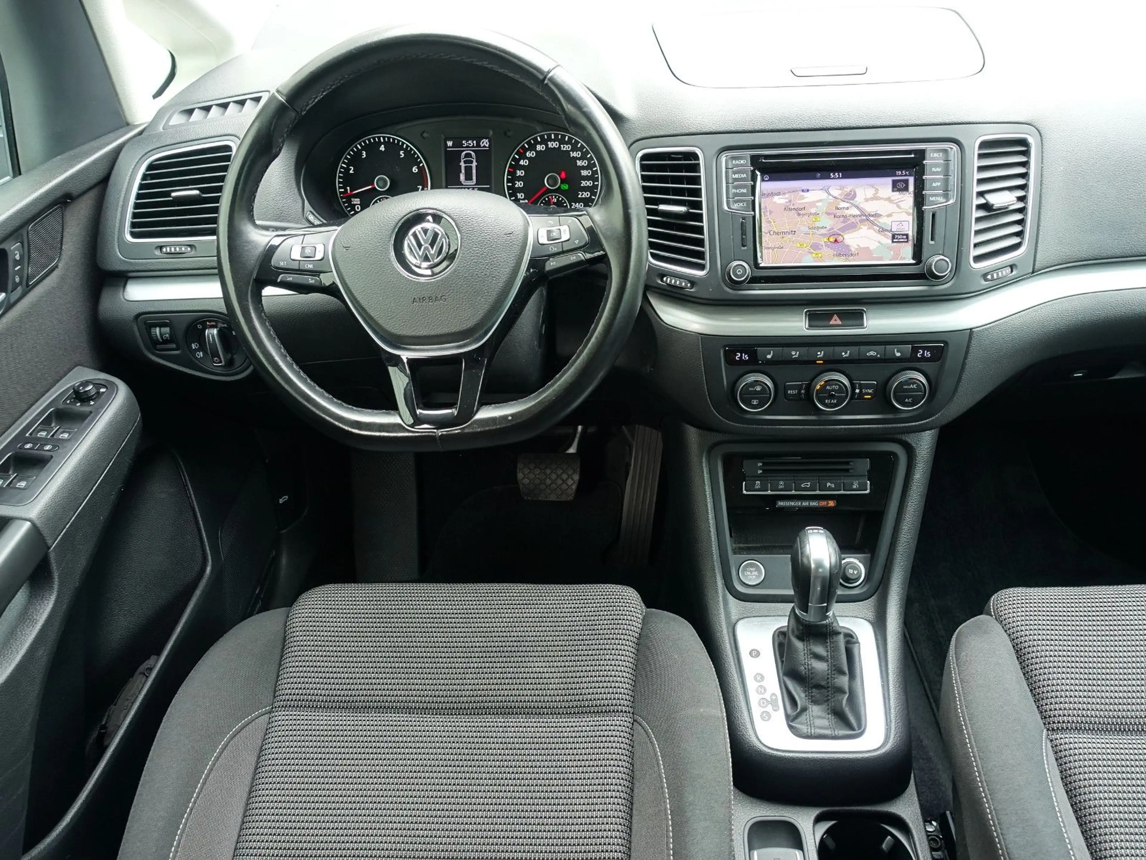 Volkswagen Sharan 1.4 TSI DSG 7-Sitzer*XENON*NAVI*AHK* — photo 3