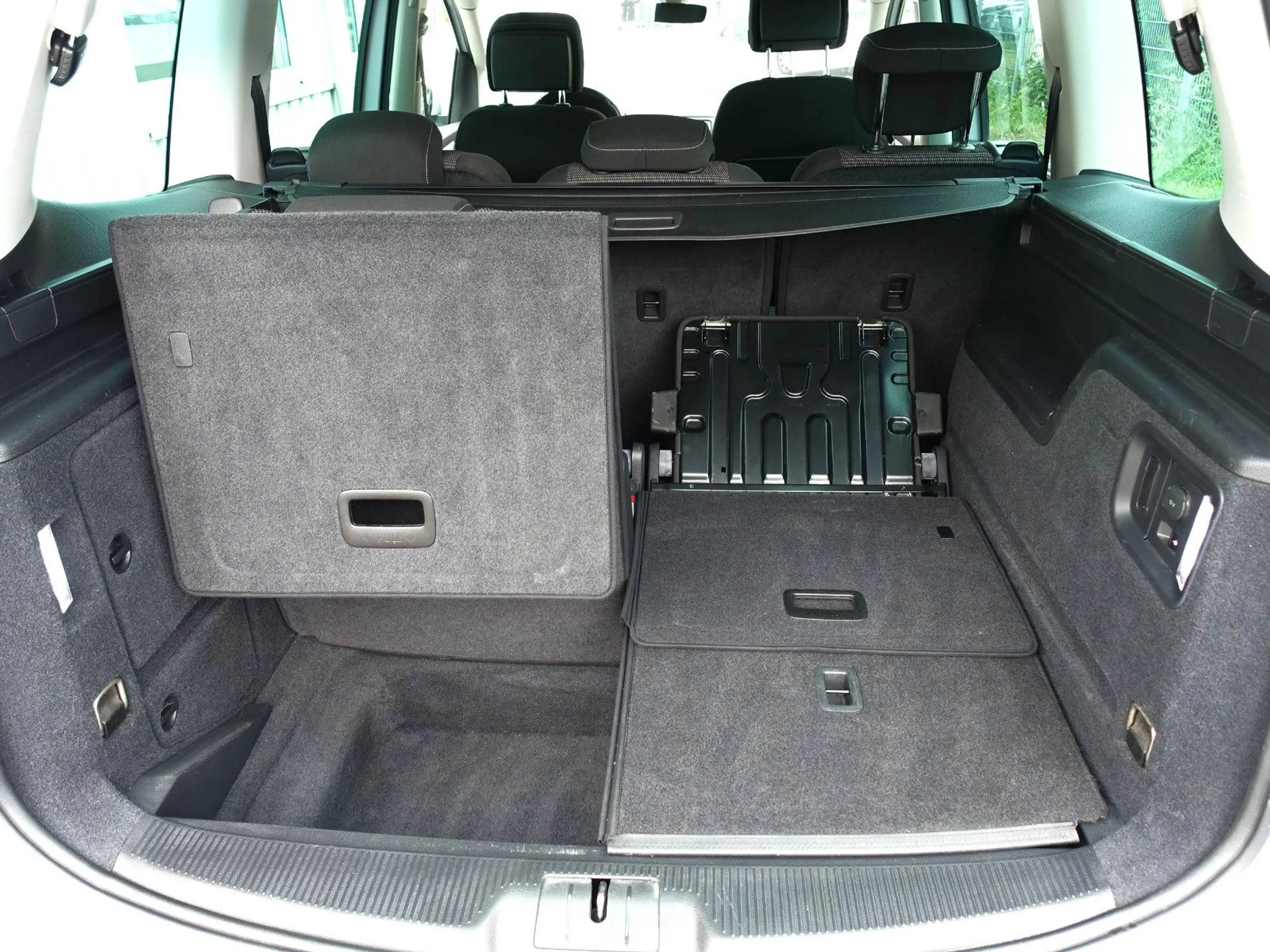 Volkswagen Sharan 1.4 TSI DSG 7-Sitzer*XENON*NAVI*AHK* — photo 12
