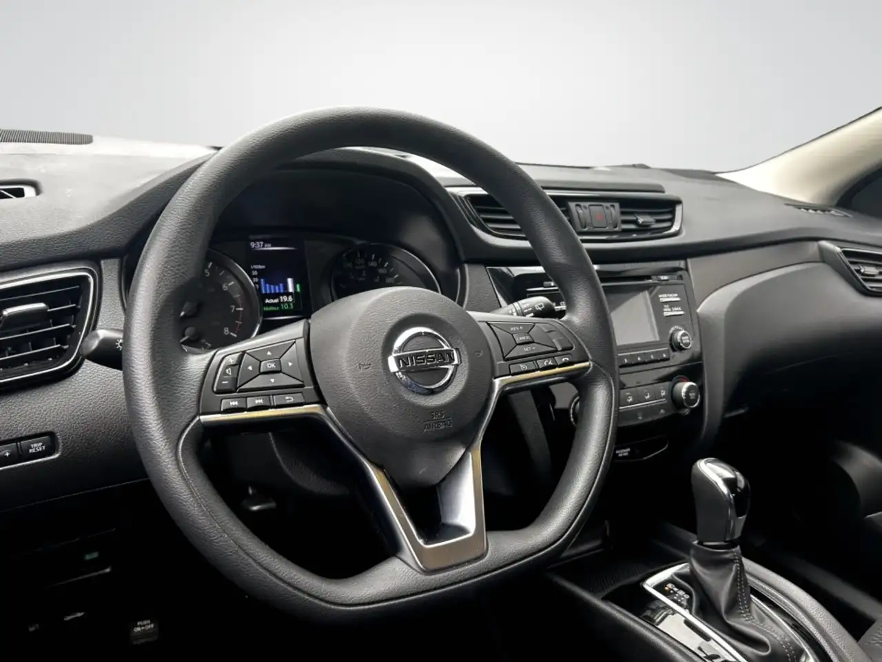 Nissan Qashqai снимка Nissan Qashqai