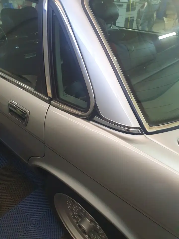 Jaguar XJ40 Basis, foto 2