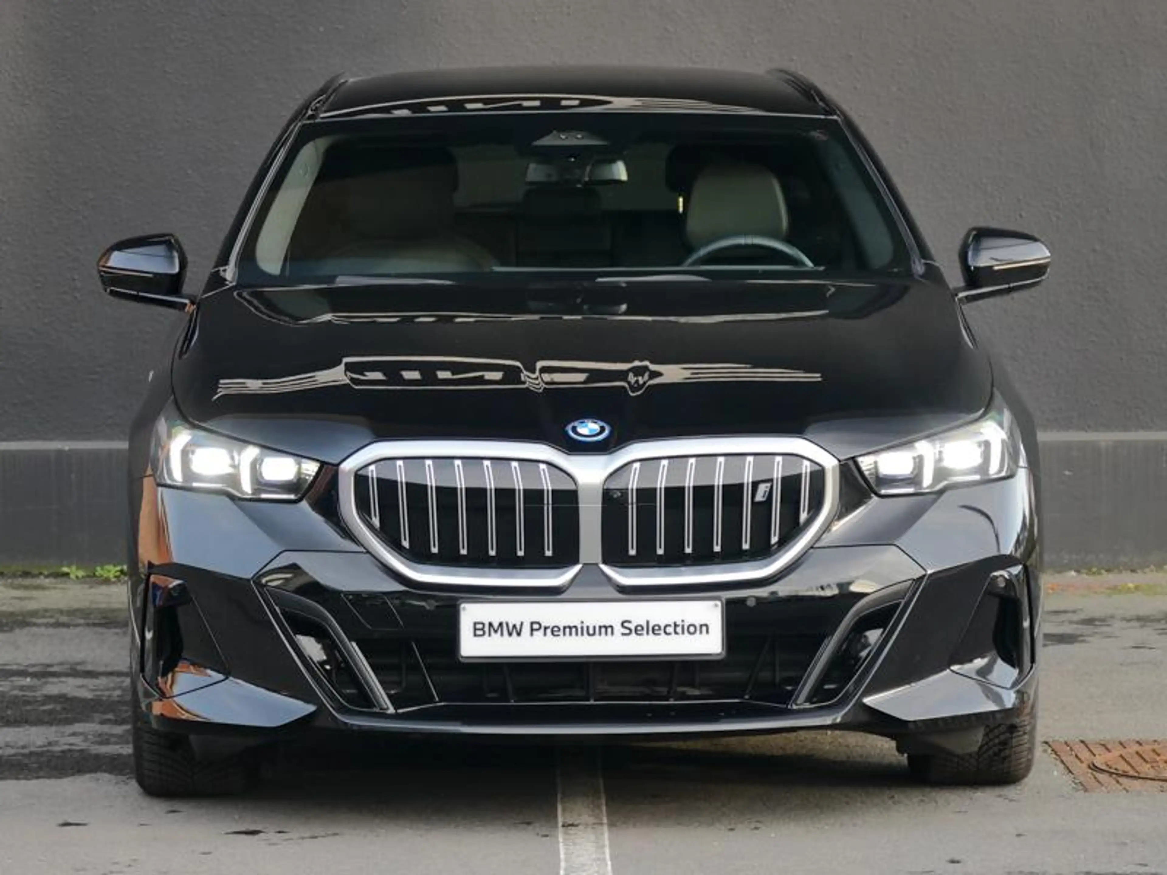 BMW i5 eDrive40 Touring M Sport — photo 2