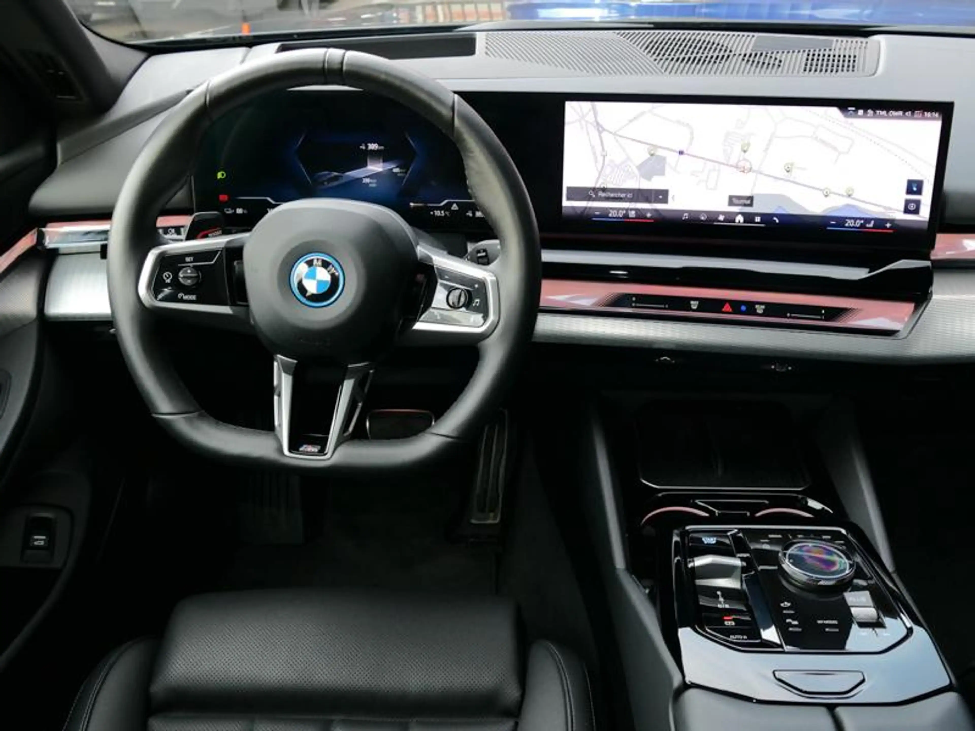 BMW i5 eDrive40 Touring M Sport — photo 10
