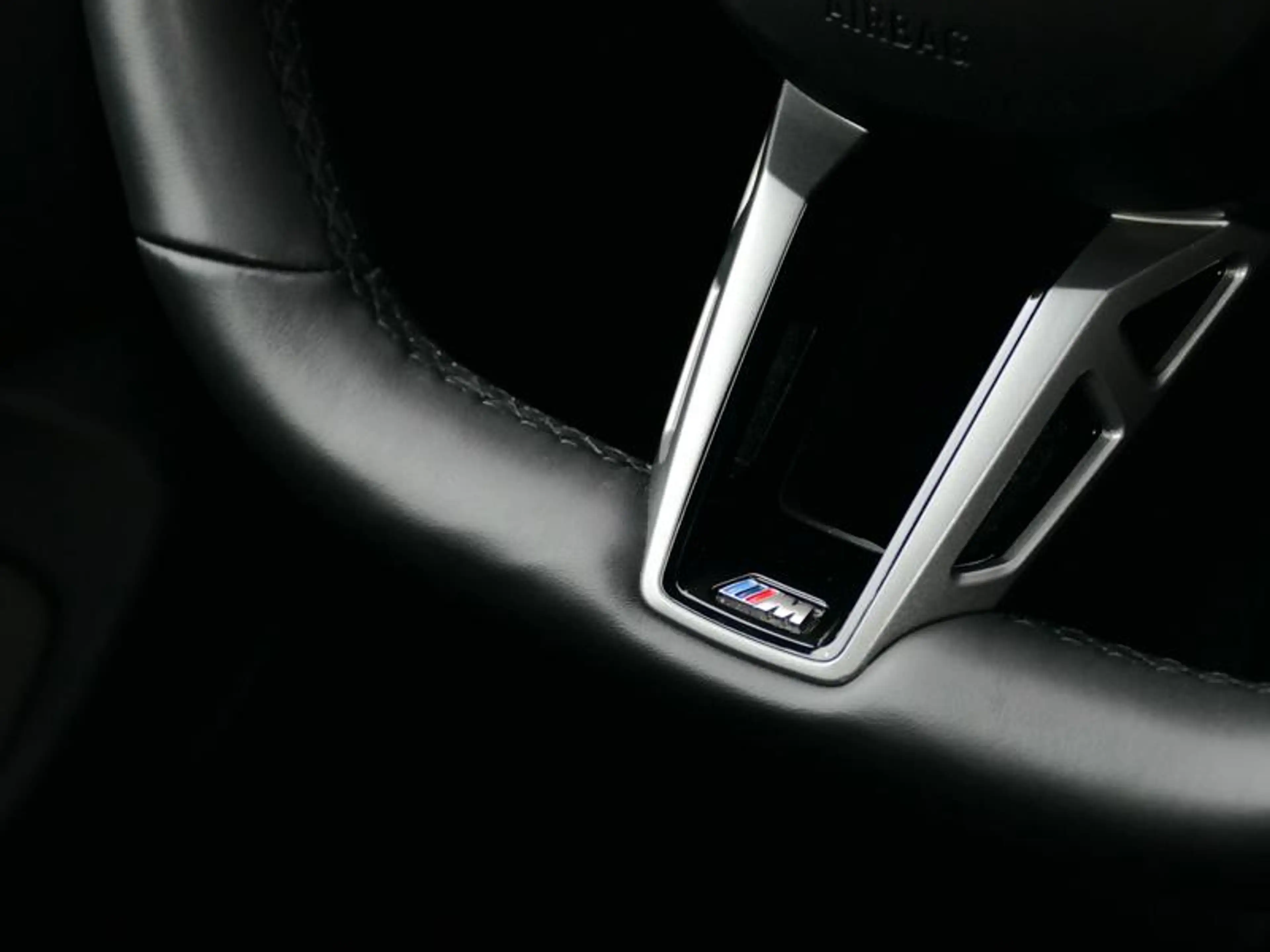 BMW i5 eDrive40 Touring M Sport — photo 13