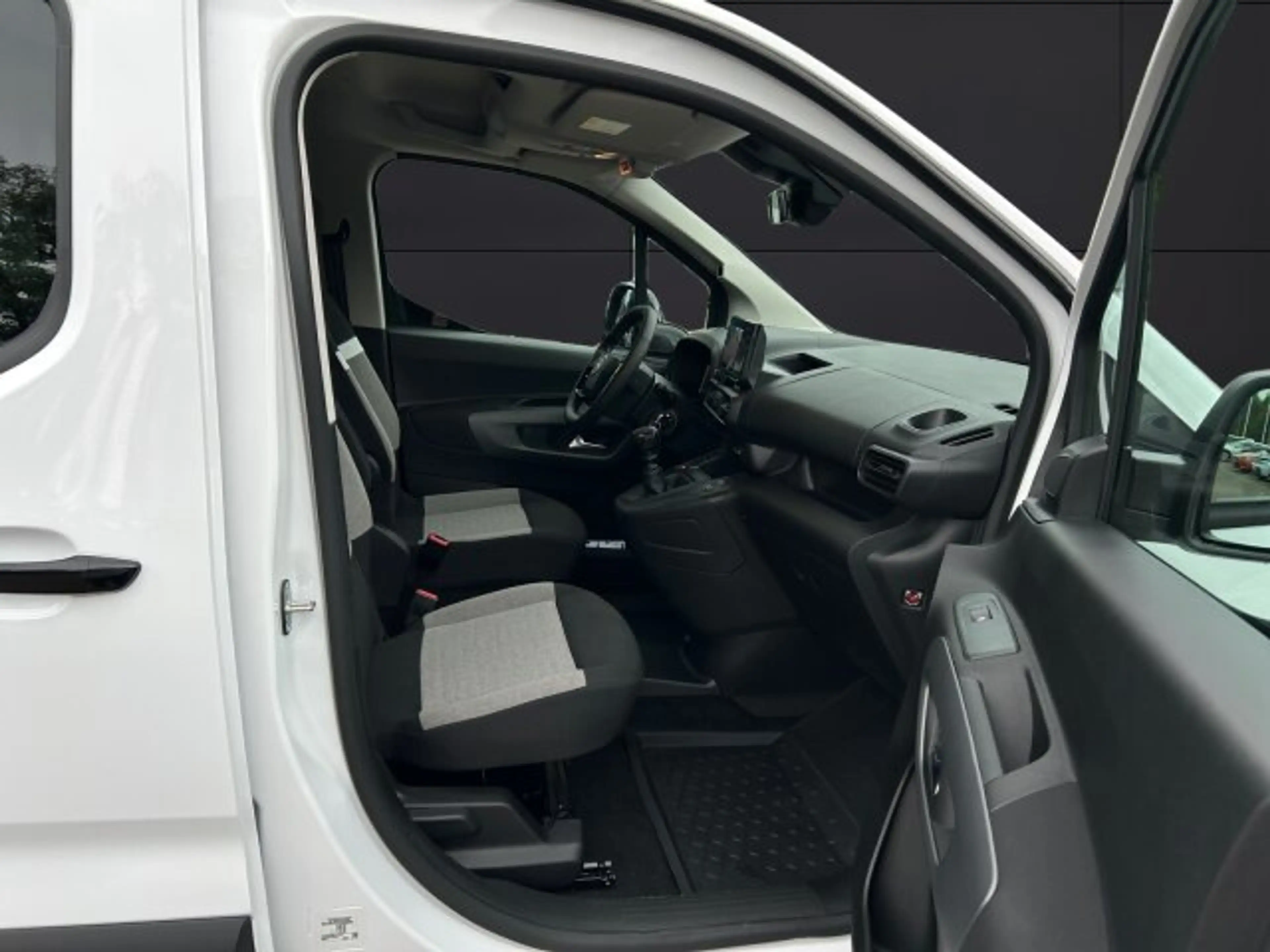 Citroen Berlingo Berlingo M Plus 1.5 D 100 +180°Kamera+LHZ+LED+ — photo 14