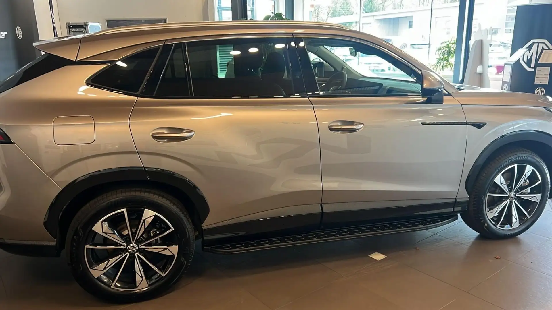 MG HS PHEV Luxury - 2