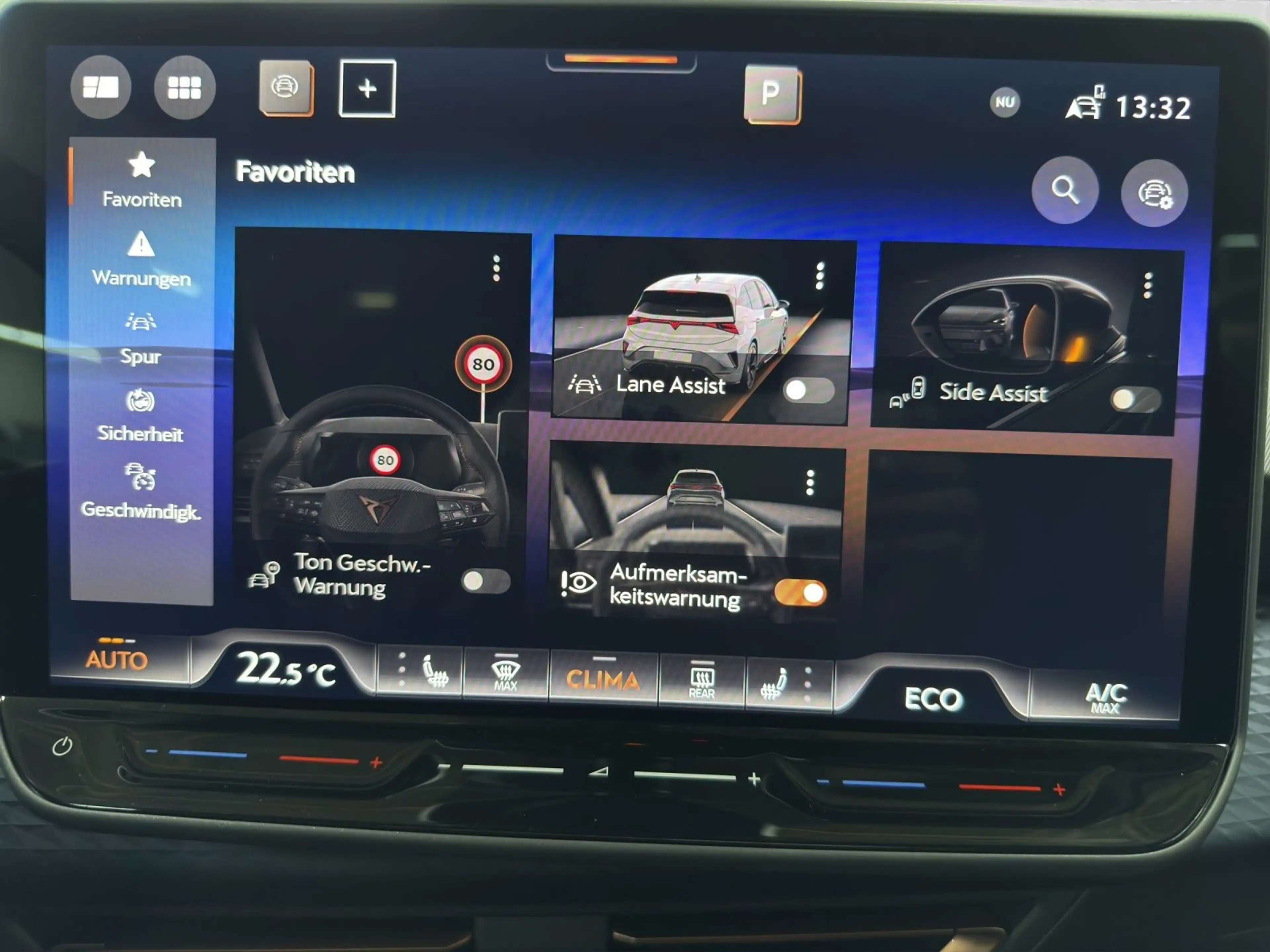CUPRA Born REAR VIEW NAVI GJR LM19 SITZHZ ACC — photo 14