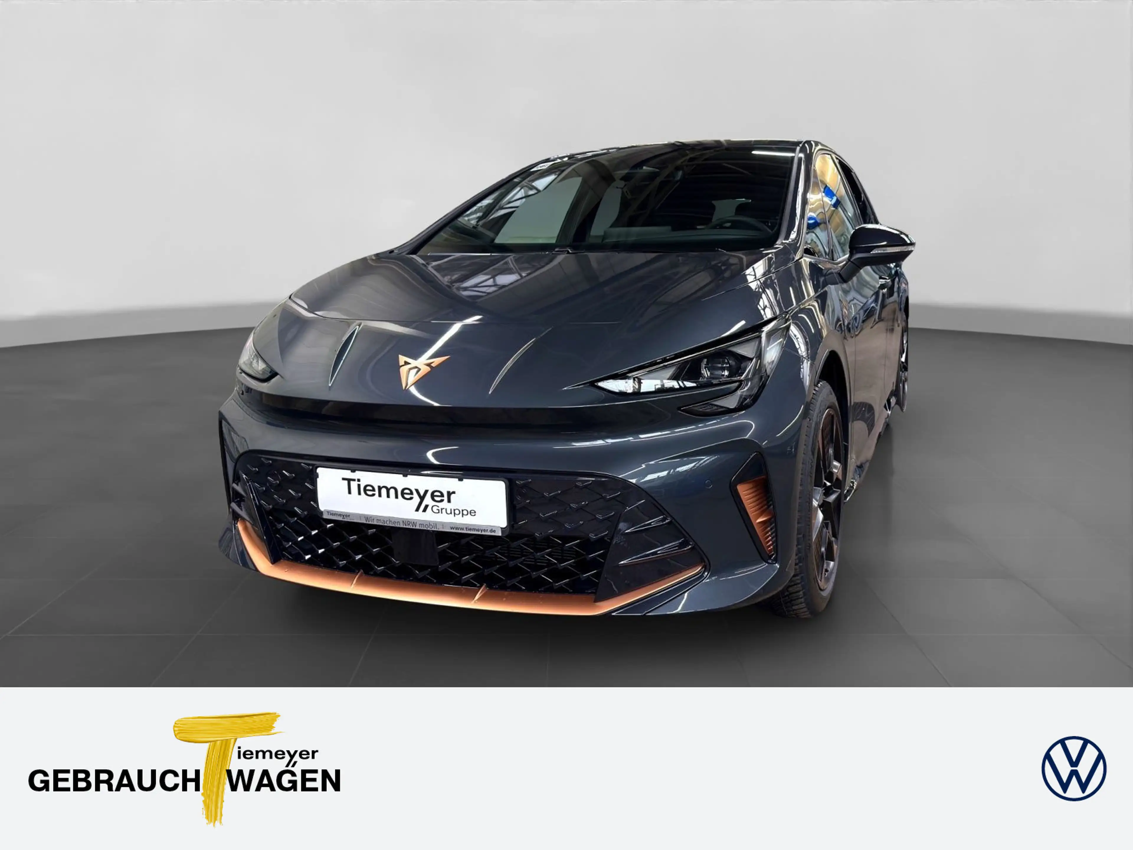 CUPRA Born REAR VIEW NAVI GJR LM19 SITZHZ ACC