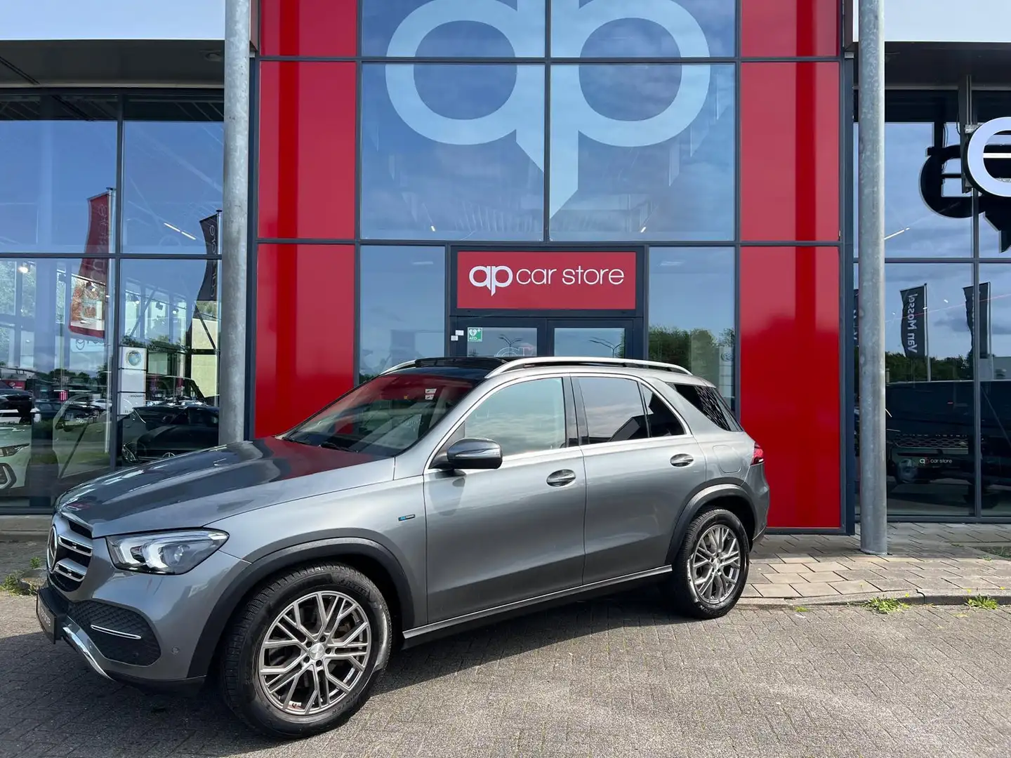 Mercedes-Benz GLE 350 e 4MATIC Grijs - 1