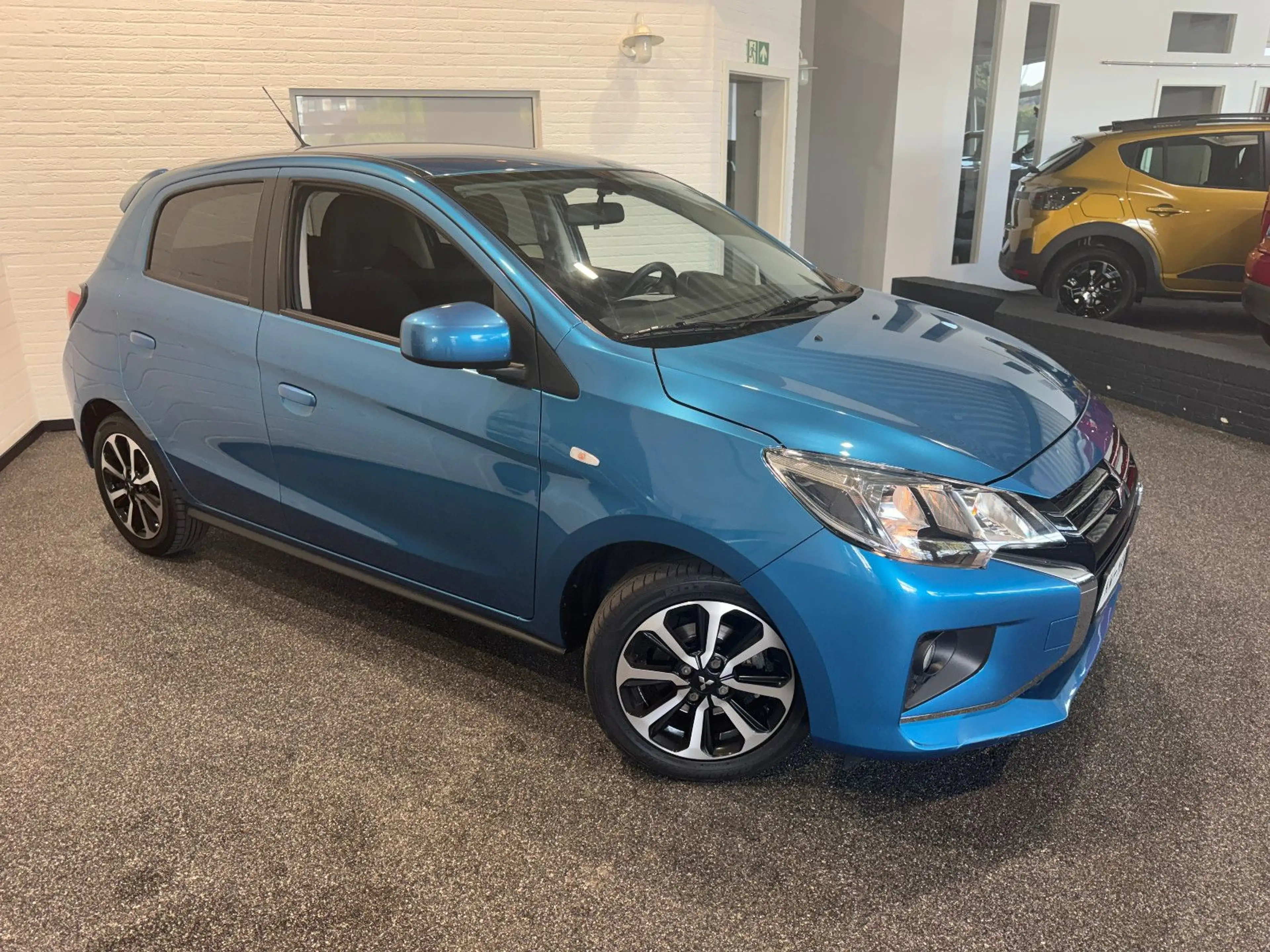 Mitsubishi Space Star Select+ AUTOMATIK NAVI+CAM — photo 3