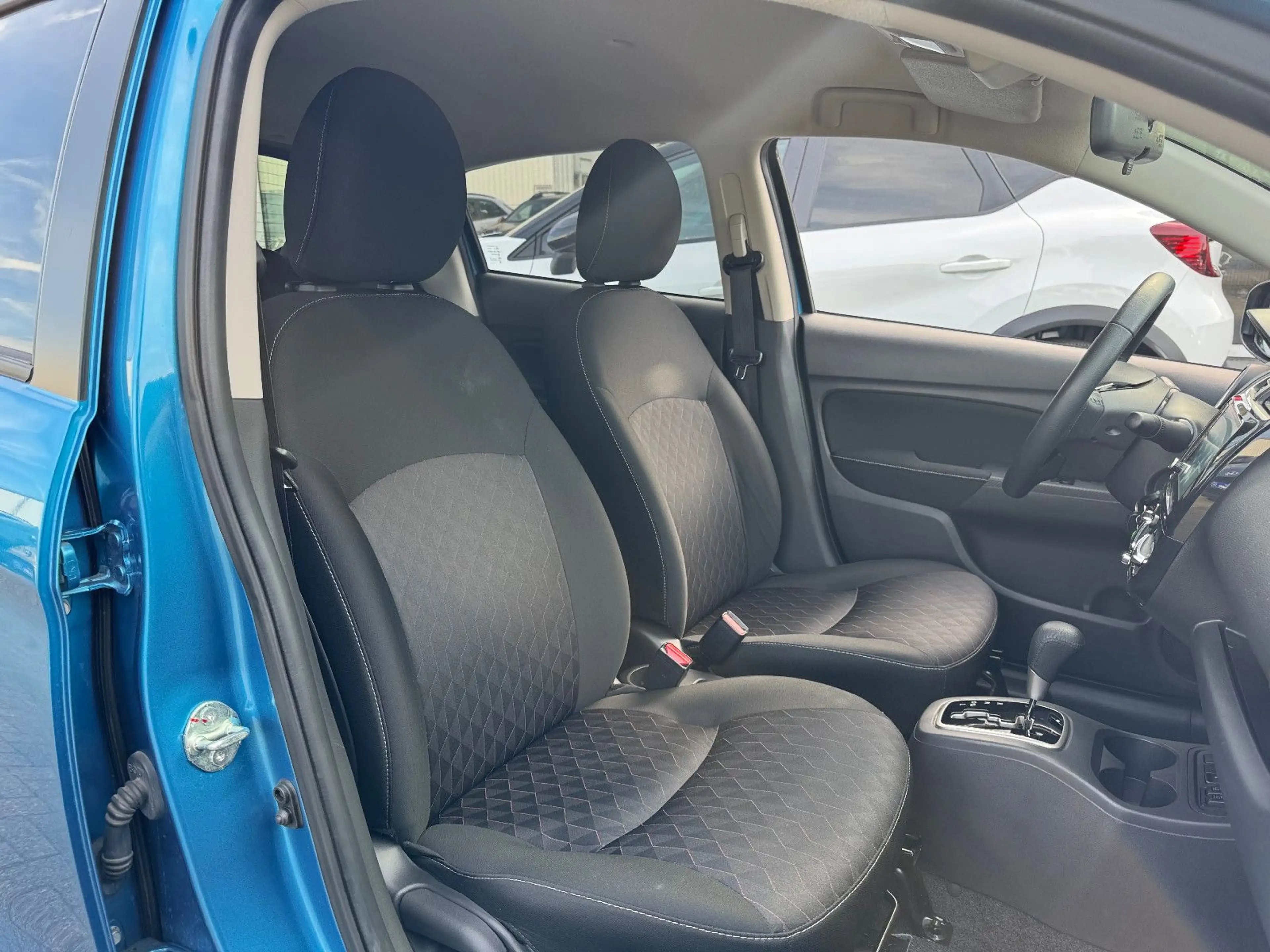 Mitsubishi Space Star Select+ AUTOMATIK NAVI+CAM — photo 10