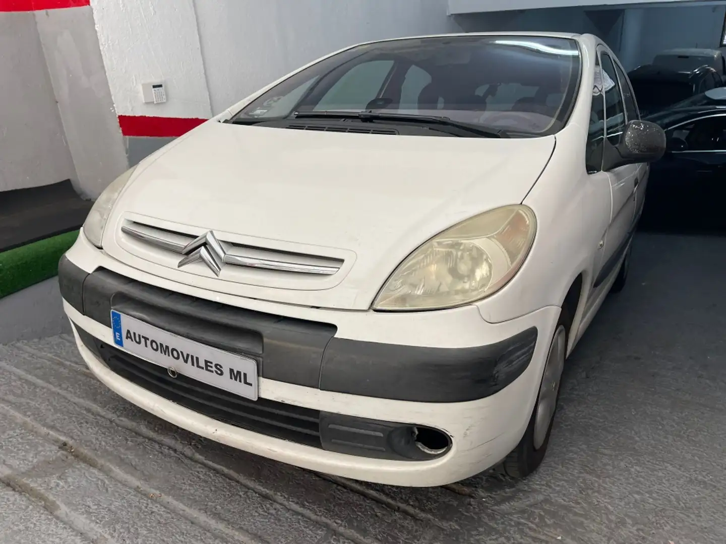 Citroen Xsara Picasso 1.6HDi SX Wit - 1