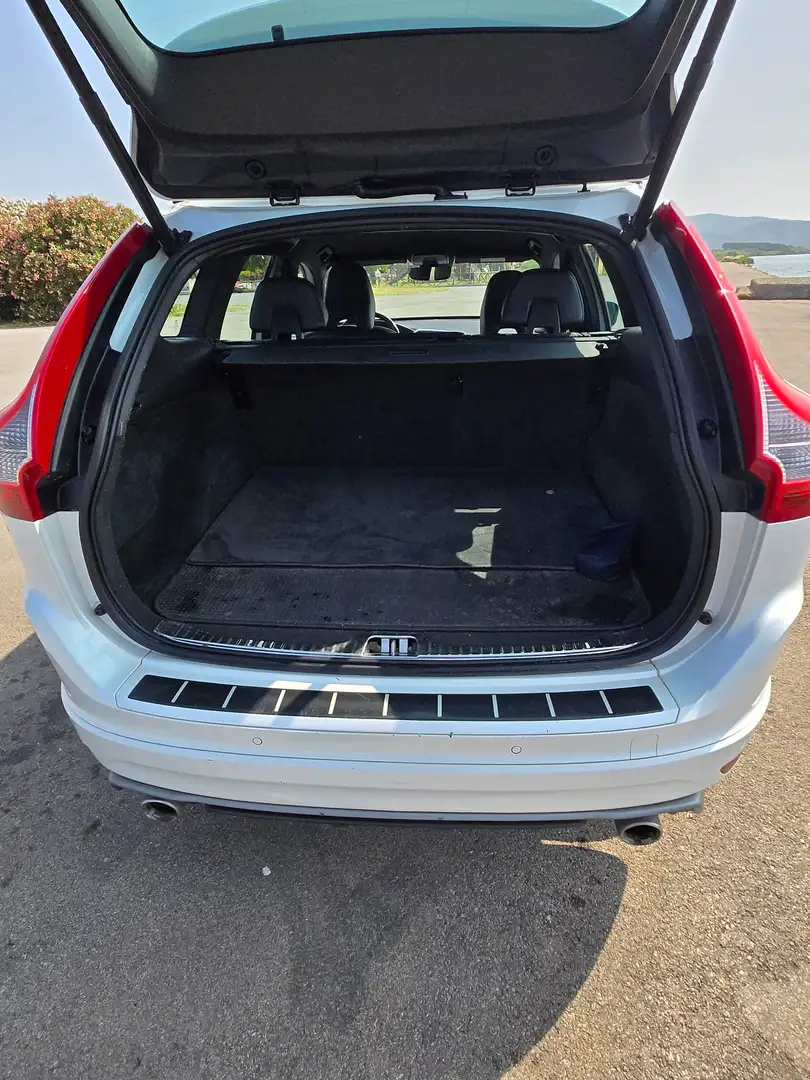 Volvo XC60 XC60 2.0 d4 R-design Momentum 181cv geartronic White - 2