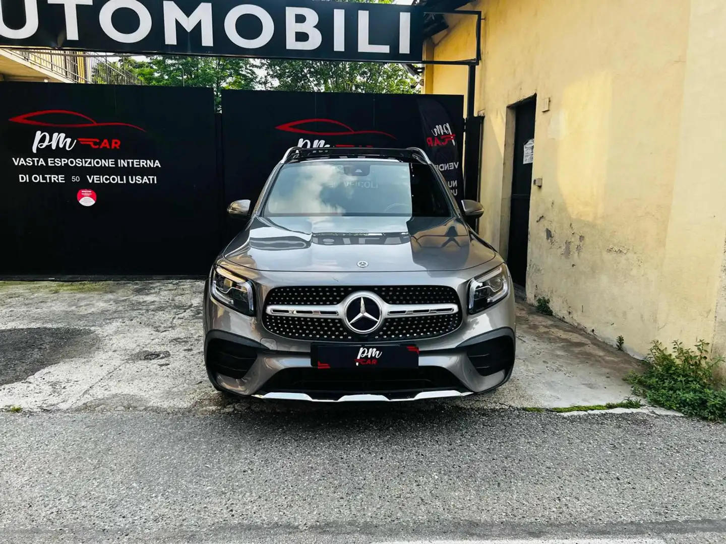 Mercedes-Benz GLB 200 d Automatic premium amg Gris - 2