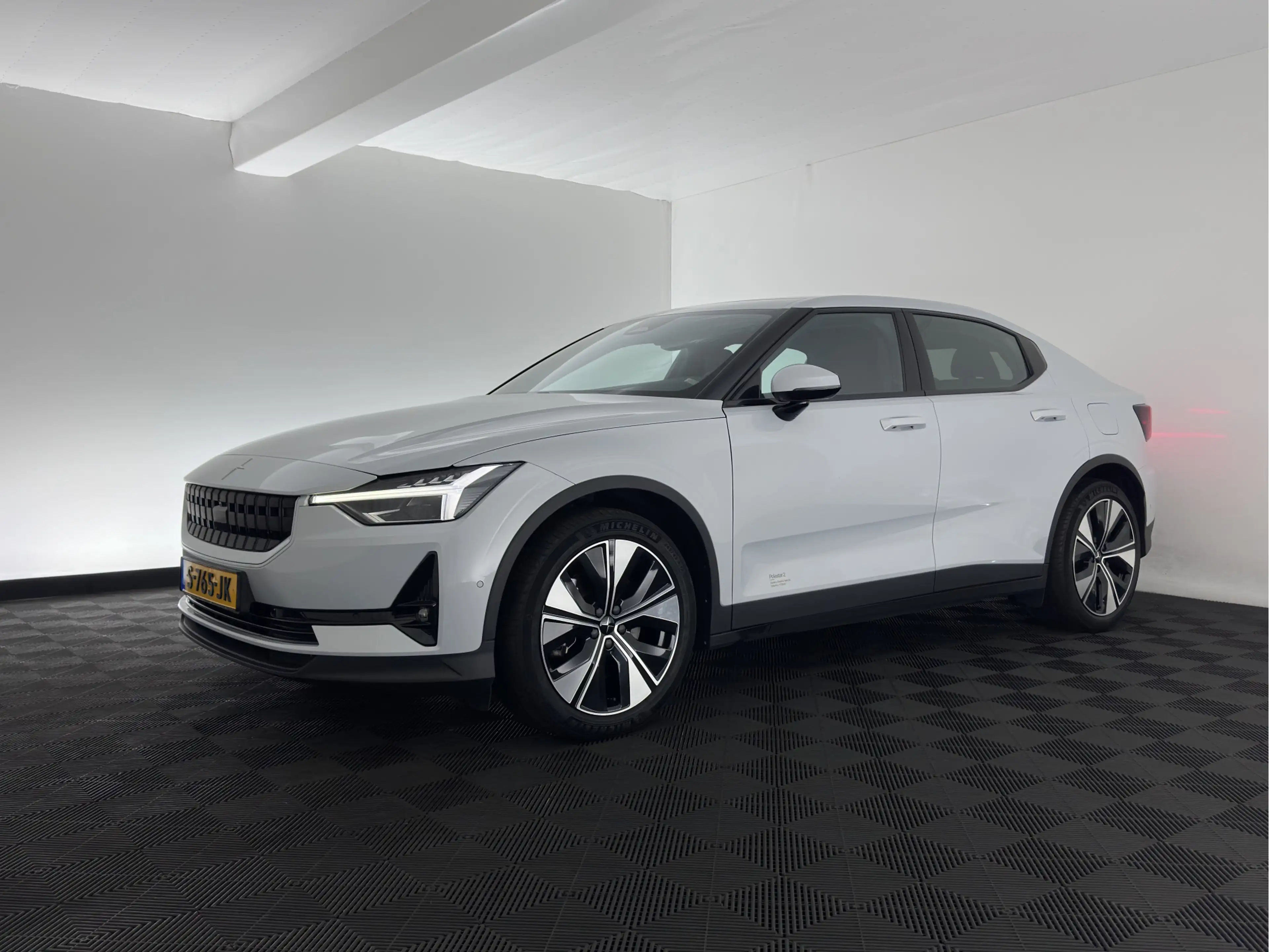 Polestar 2 Standard Range Single Motor 69 kWh [3-Fase-11kW] { — photo 3