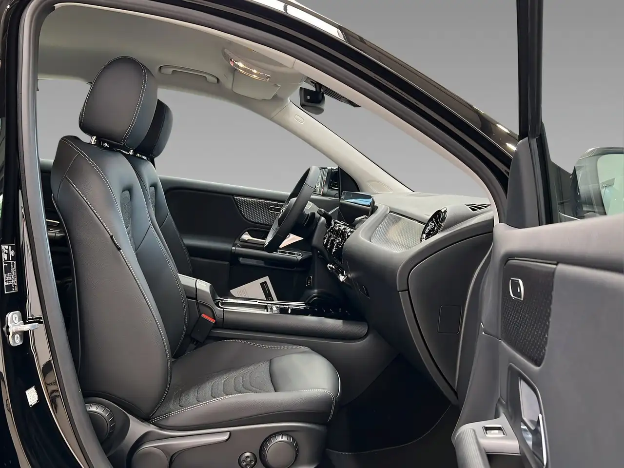 Mercedes-Benz GLA 200 d MBUX+LED+Kamera+SHz+DAB+AHK 12