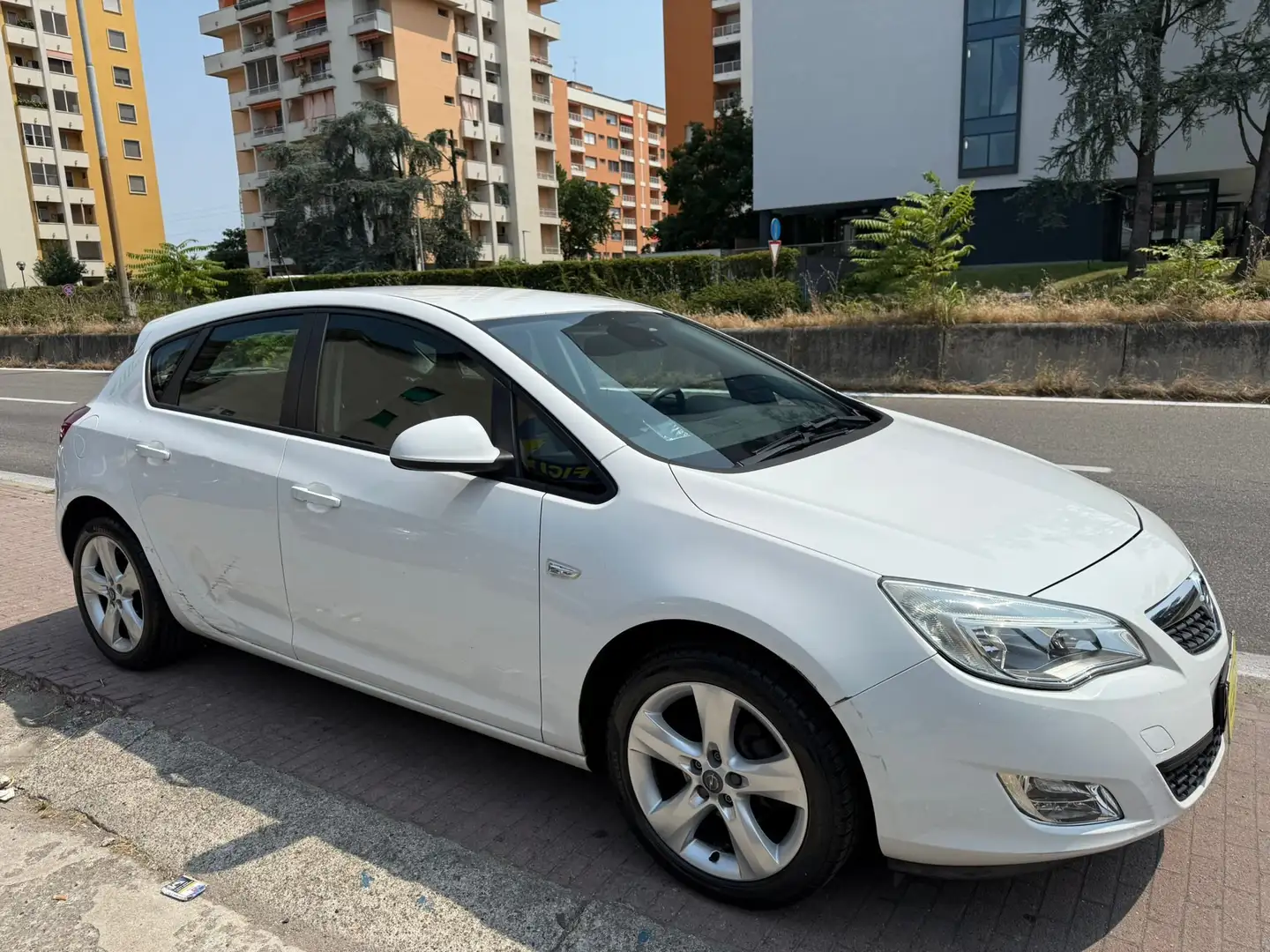 Opel Astra Astra 5p 1.4  100cv Wit - 2