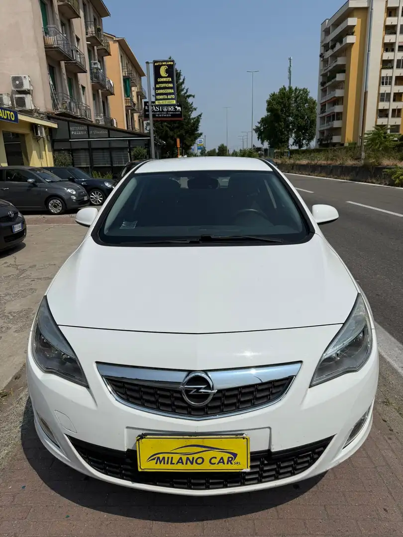 Opel Astra Astra 5p 1.4  100cv Wit - 1