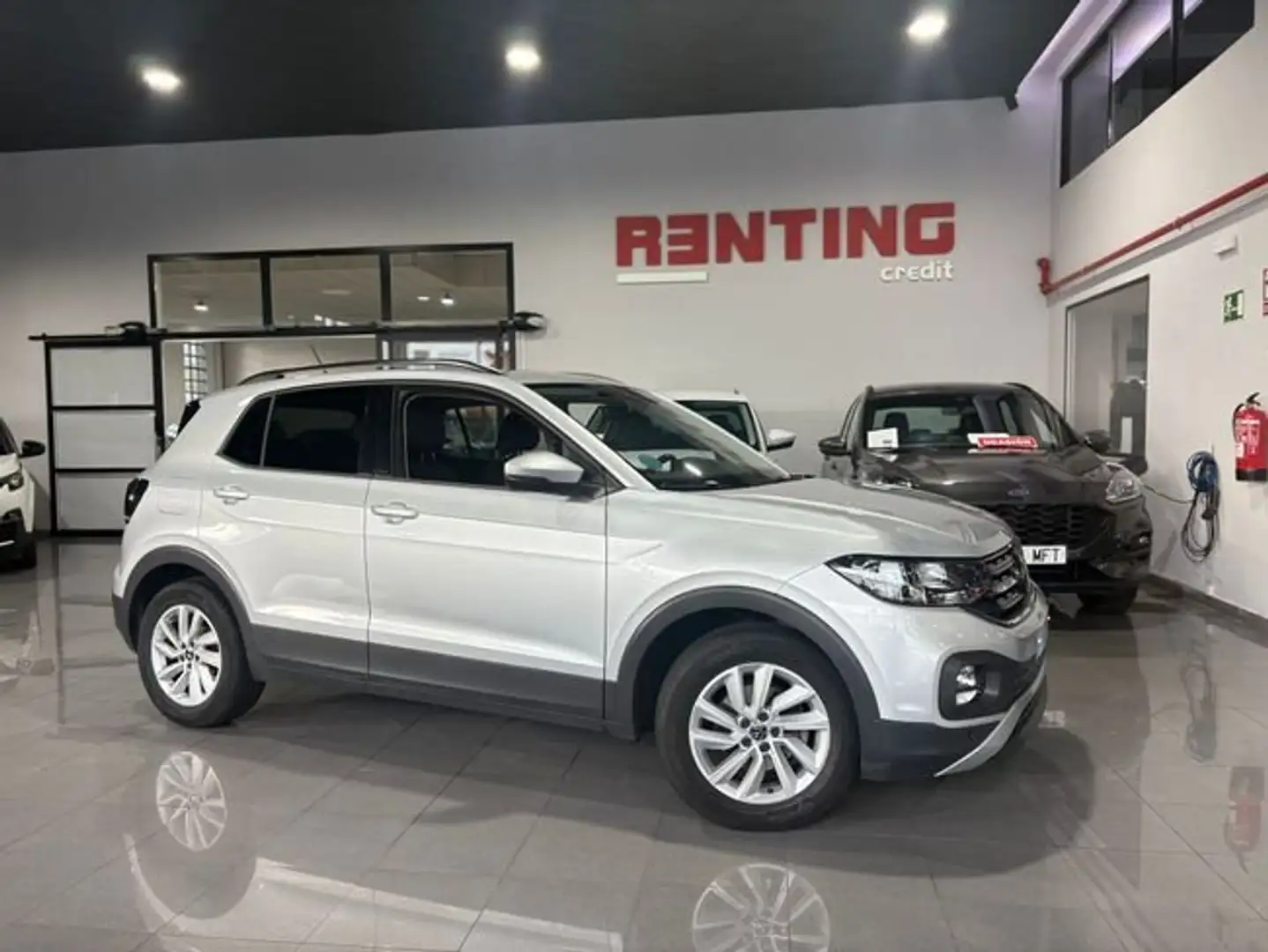 Volkswagen T-Cross 1.0 TSI Advance DSG7 81kW Plateado - 2