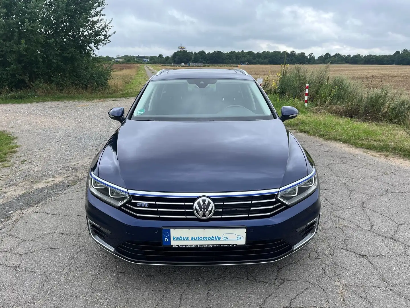 Volkswagen Passat Variant GTE Blau - 2