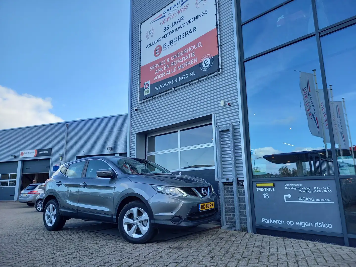Nissan Qashqai 1.2 Visia - PARKEERSENSOREN - NAVI / CARPLAY / AND Grijs - 2