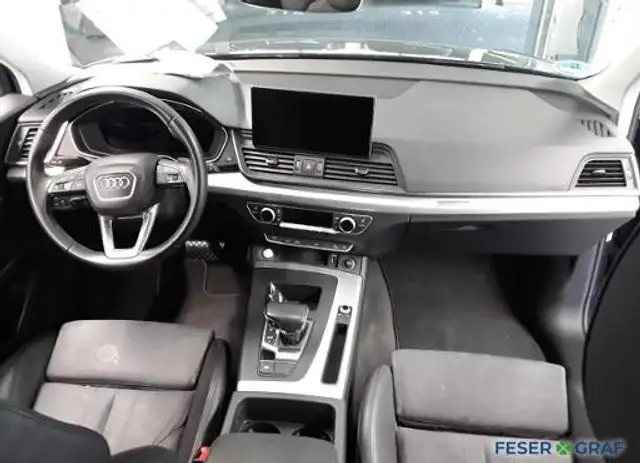 Audi Q5 view 7