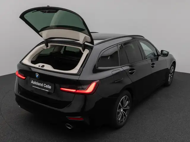 BMW 3 Series view 14