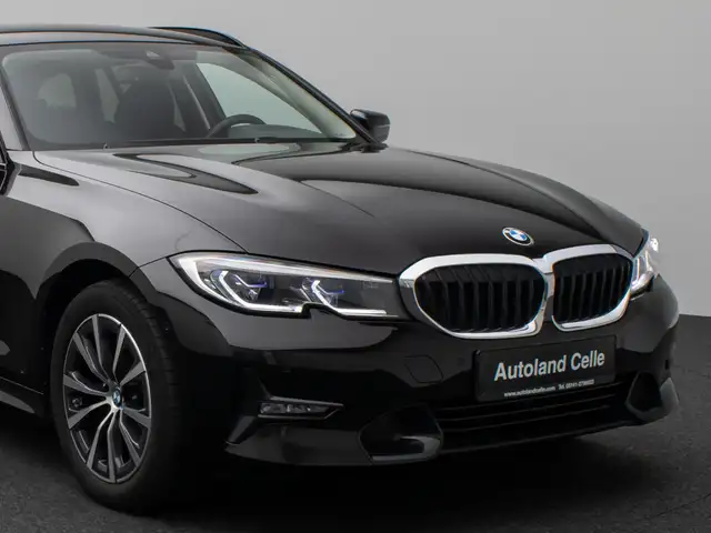 BMW 3 Series view 15
