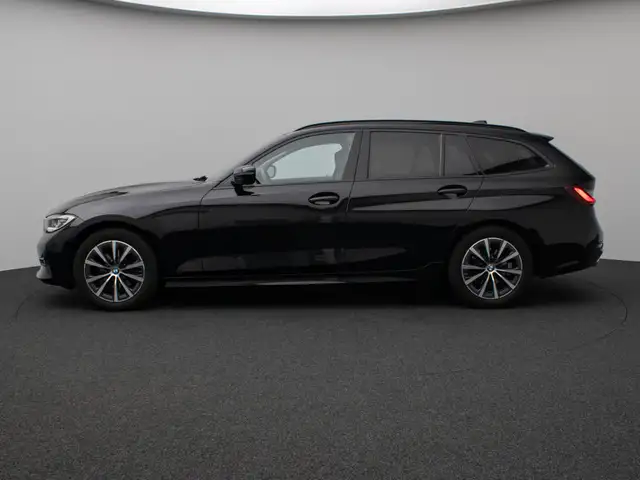 BMW 3 Series view 11