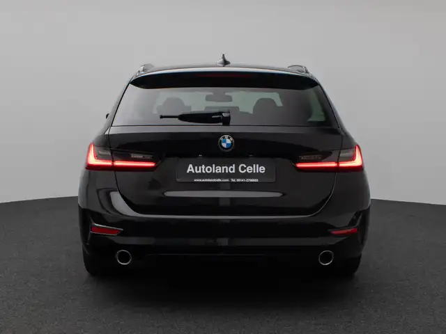 BMW 3 Series view 8